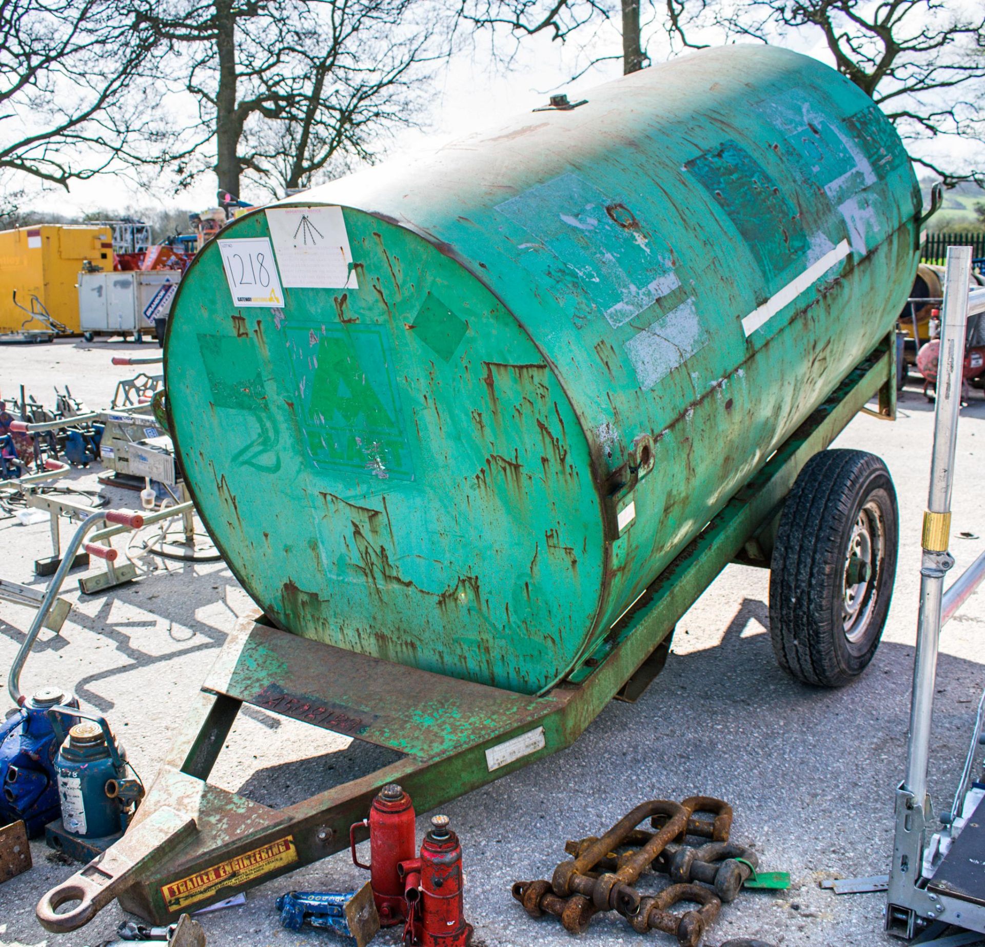 Trailer Engineering 950 litre site tow bunded fuel bowser c/w manual pump, delivery hose & nozzle