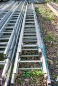 3 stage extending aluminium ladder 33600077