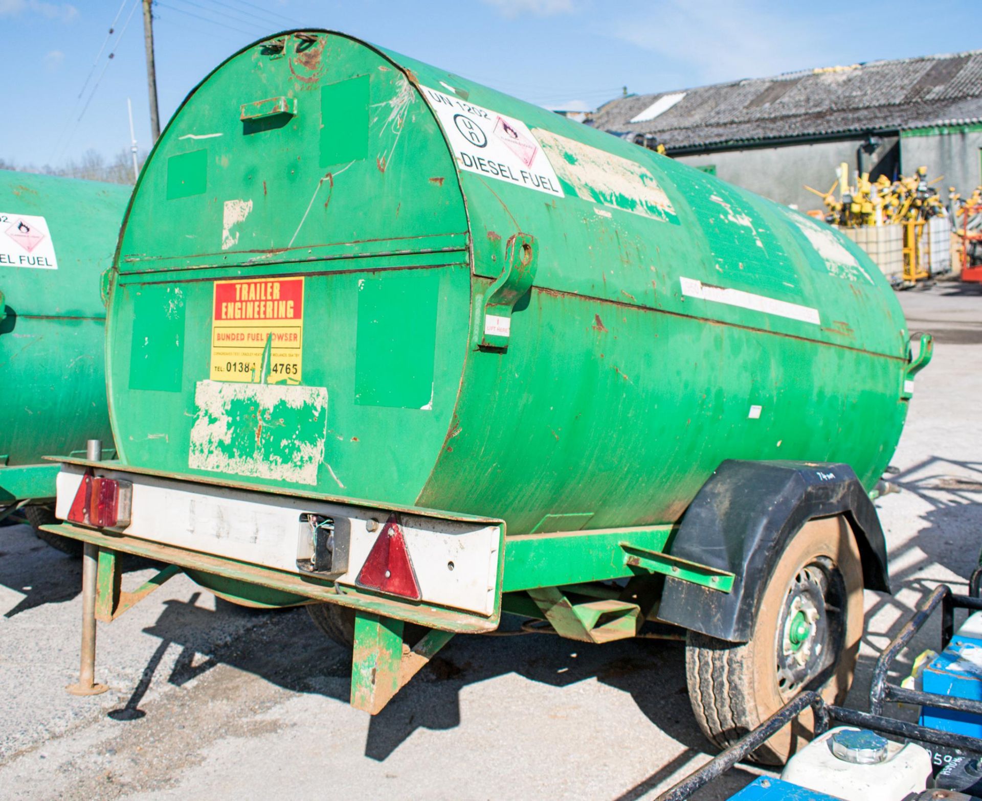 Trailer Engineering 950 litre fast tow bunded fuel bowser c/w manual pump, delivery hose & nozzle - Image 2 of 3