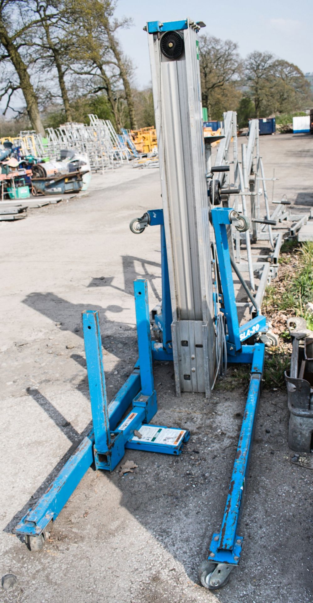 Genie Superlift SLA-20 manual hoist A610410 - Bild 2 aus 2