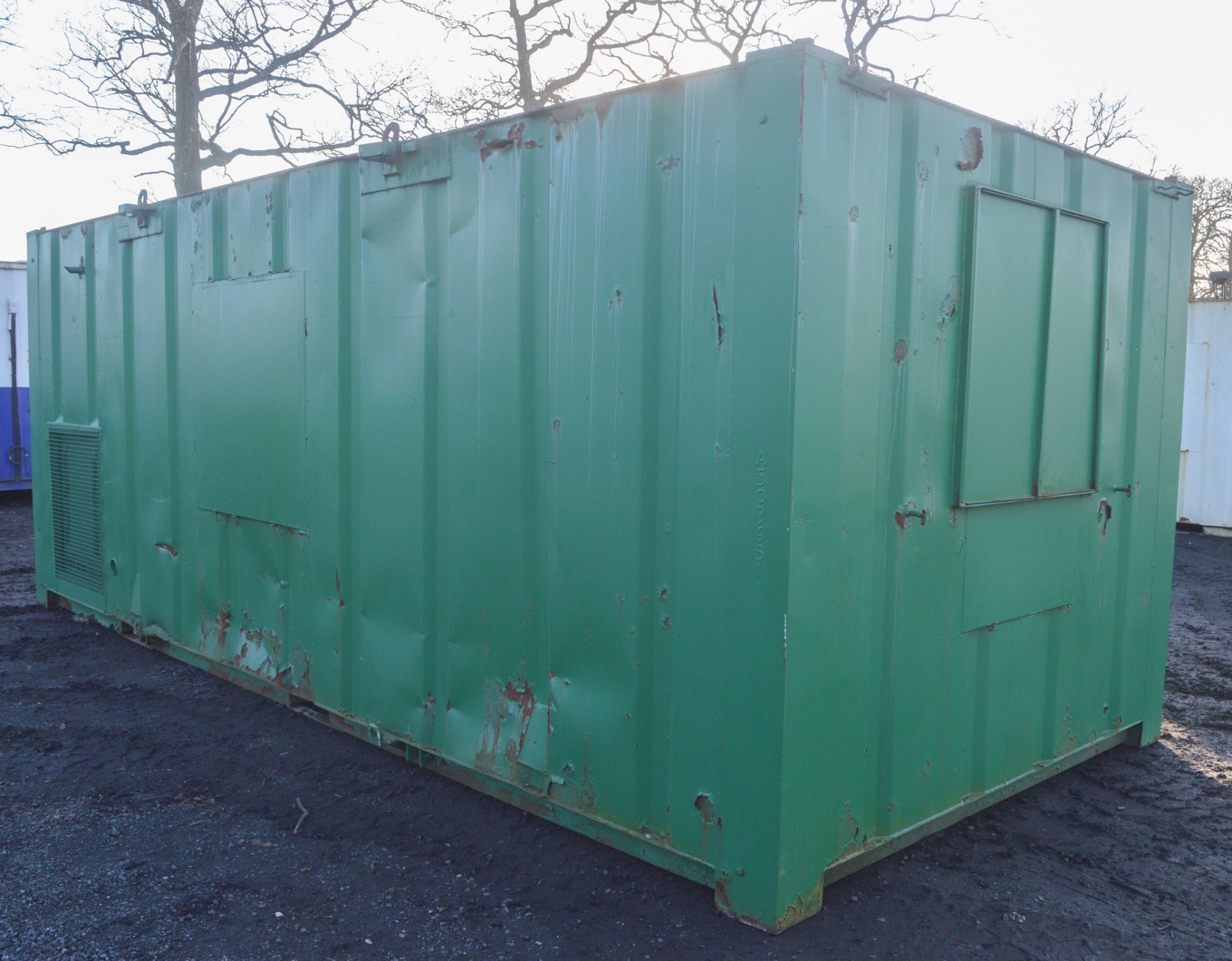 21 ft x 9 ft steel anti vandal welfare unit  c/w diesel generator & keys in office  A509651 - Bild 3 aus 9