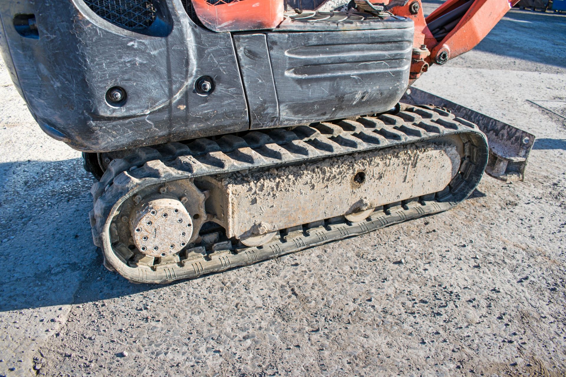 Kubota K008-3 0.8 tonne rubber tracked micro excavator Year: 2011 S/N: 22365 Recorded Hours: 2483 - Image 8 of 12