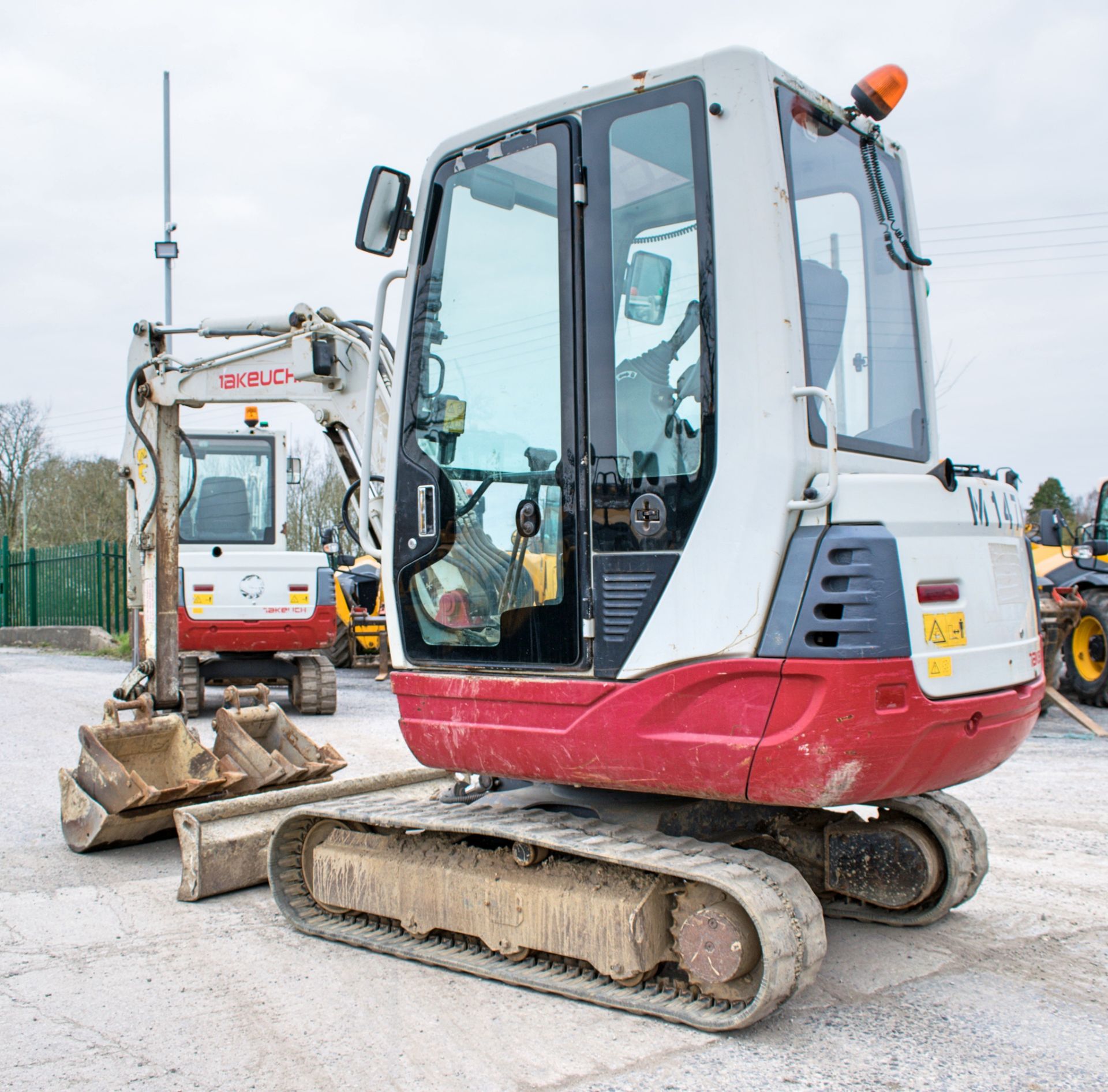 Takeuchi TB228 2.8 tonne rubber tracked mini excavator Year: 2012 S/N: 122801768 Recorded Hours: Not - Image 3 of 12