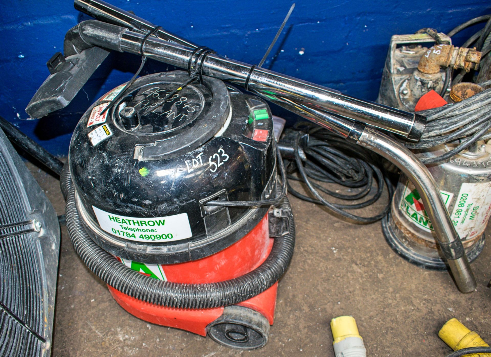 Numatic Henry 240v vacuum cleaner A638845