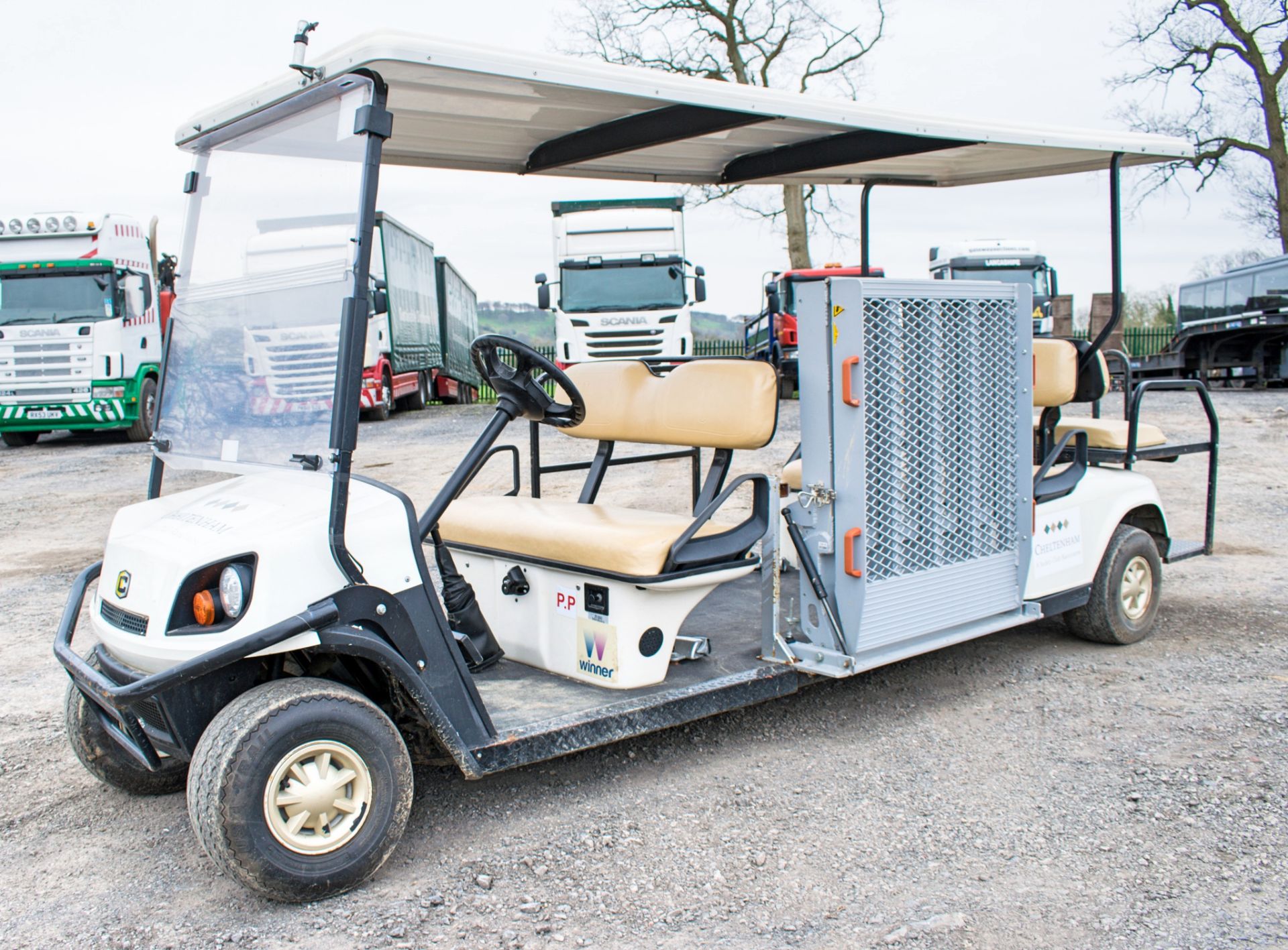Cushman 6 seat & wheelchair petrol driven golf buggy Year: 2012 S/N: 2810582 Recorded Hours: 0060