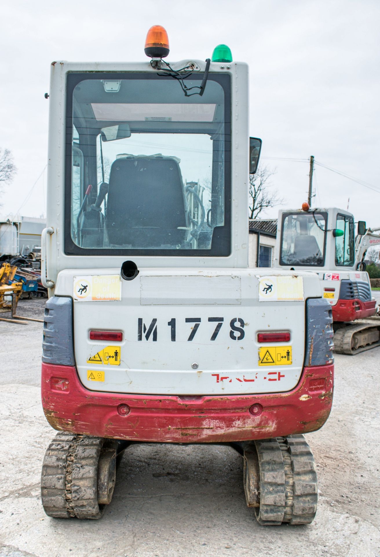 Takeuchi TB228 2.8 tonne rubber tracked mini excavator Year: 2014 S/N: 122803361 Recorded Hours: - Bild 6 aus 12