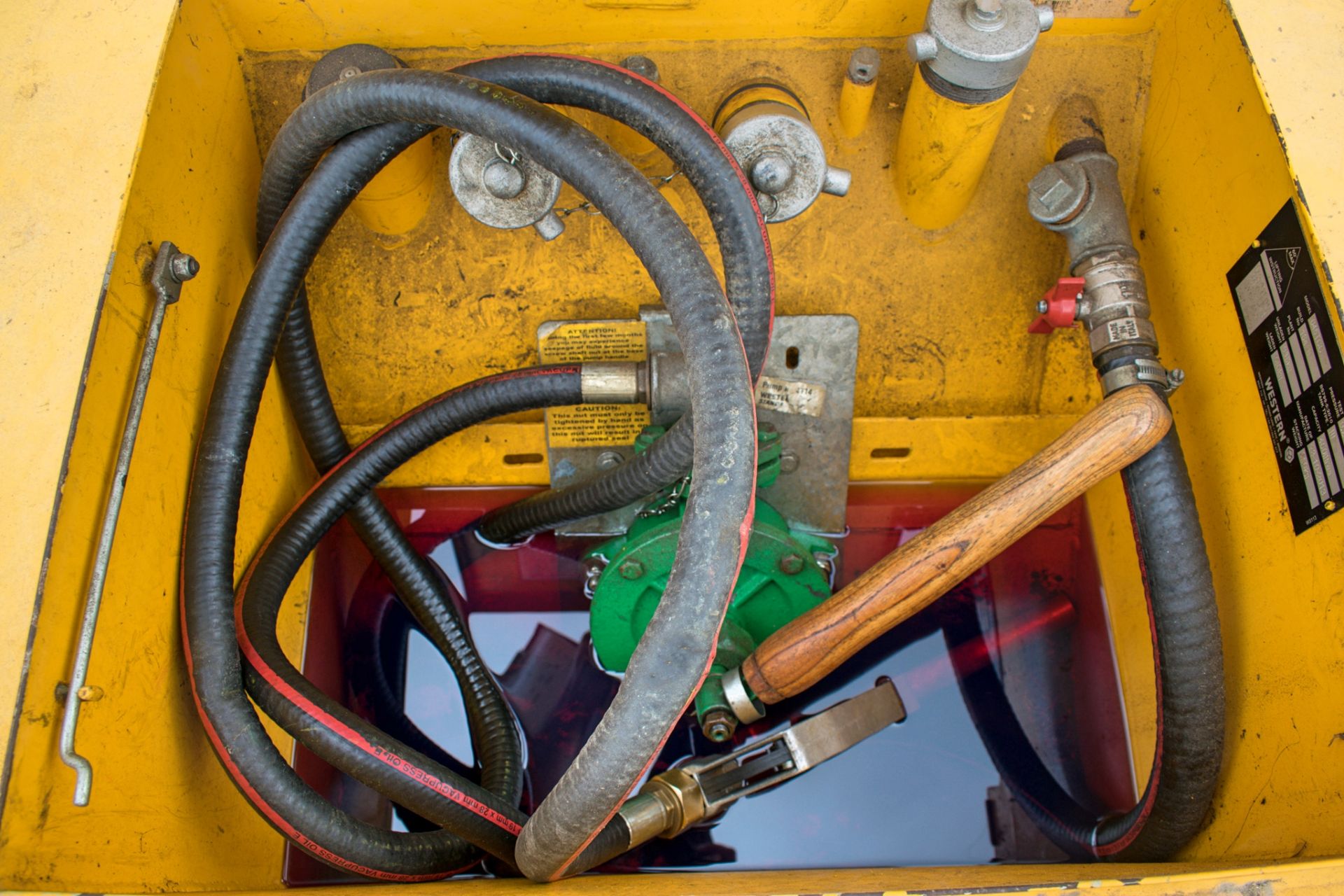 Western 450 litre bunded diesel fuel bowser c/w manual pump, delivery hose & nozzle - Image 2 of 2