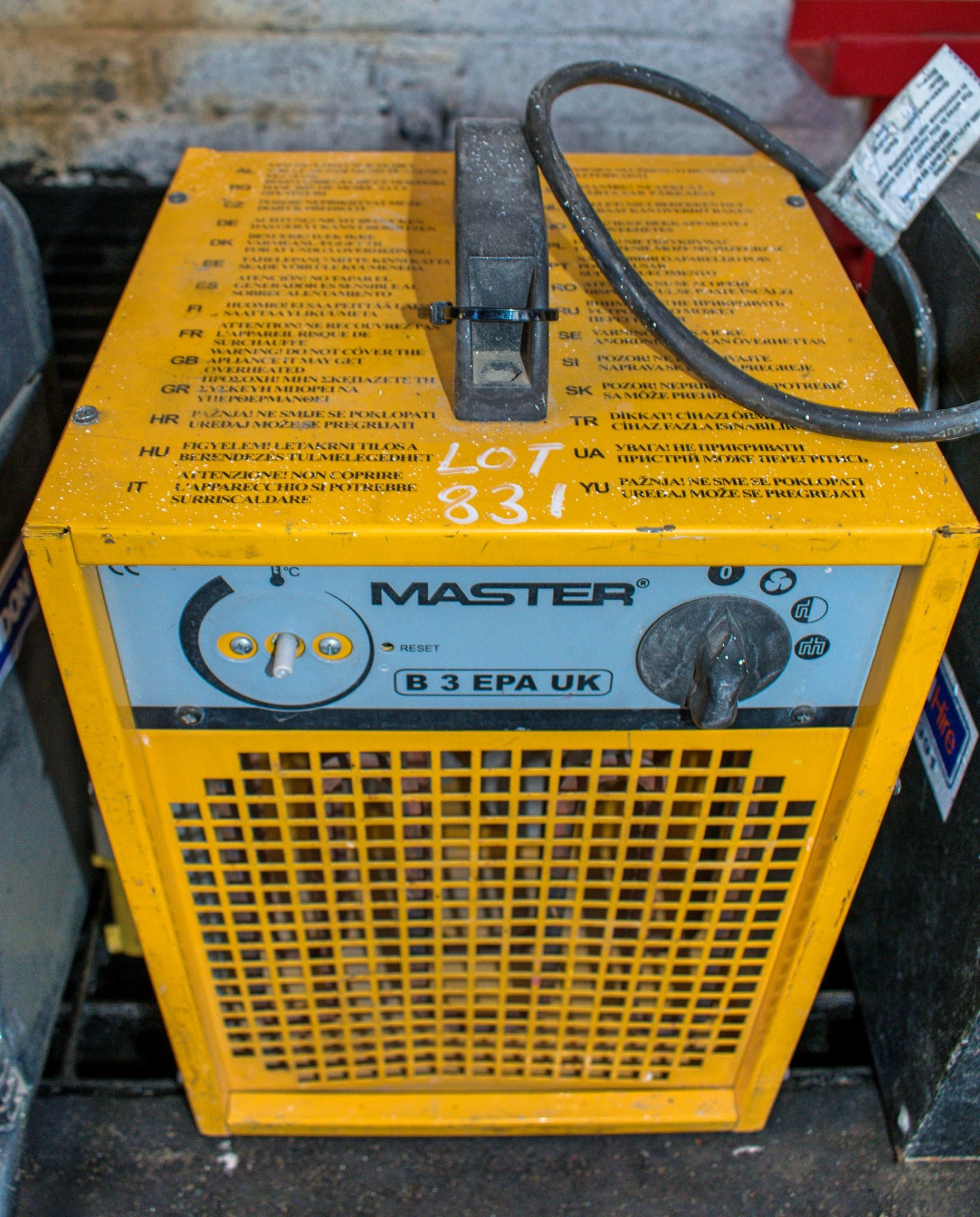 Master 240v fan heater ** Plug cut off **