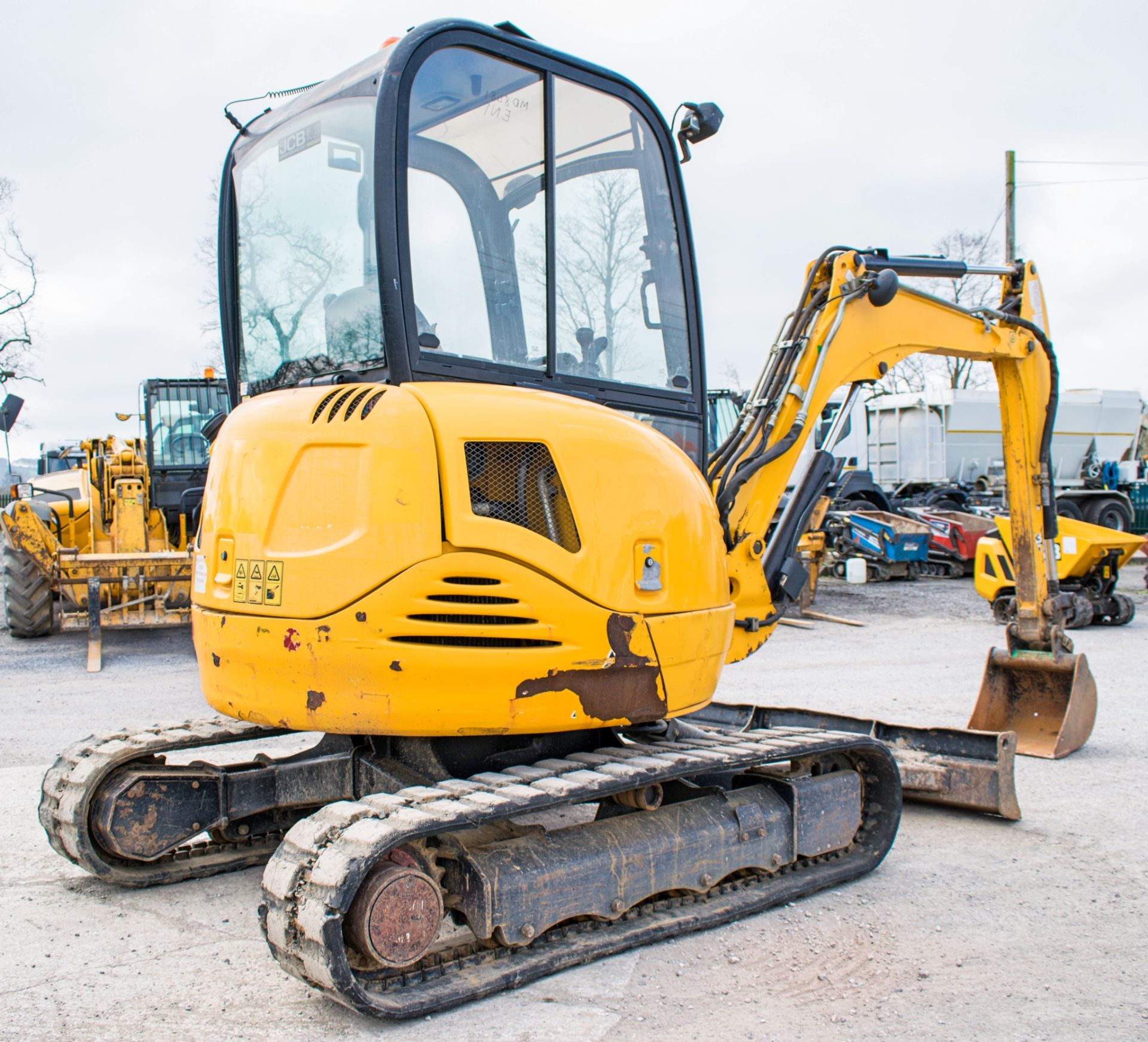 JCB 8030 3 tonne rubber tracked mini excavator Year: 2013 S/N: 2021848 Recorded Hours: 1987 blade, - Image 4 of 12