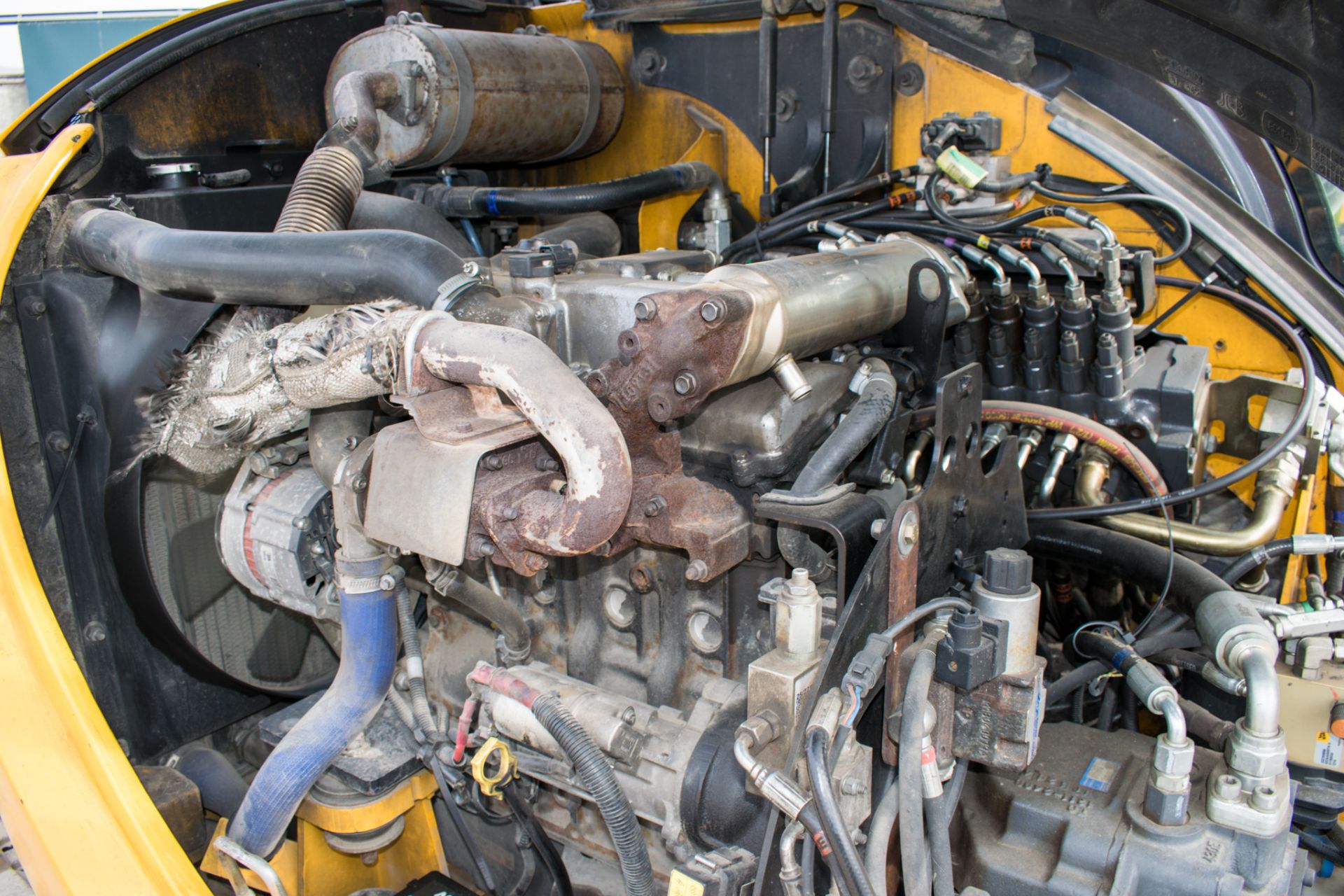 JCB 8085 8.5 tonne zero tail swing rubber tracked excavator Year: 2012 S/N: 1072563 Recorded - Image 13 of 13