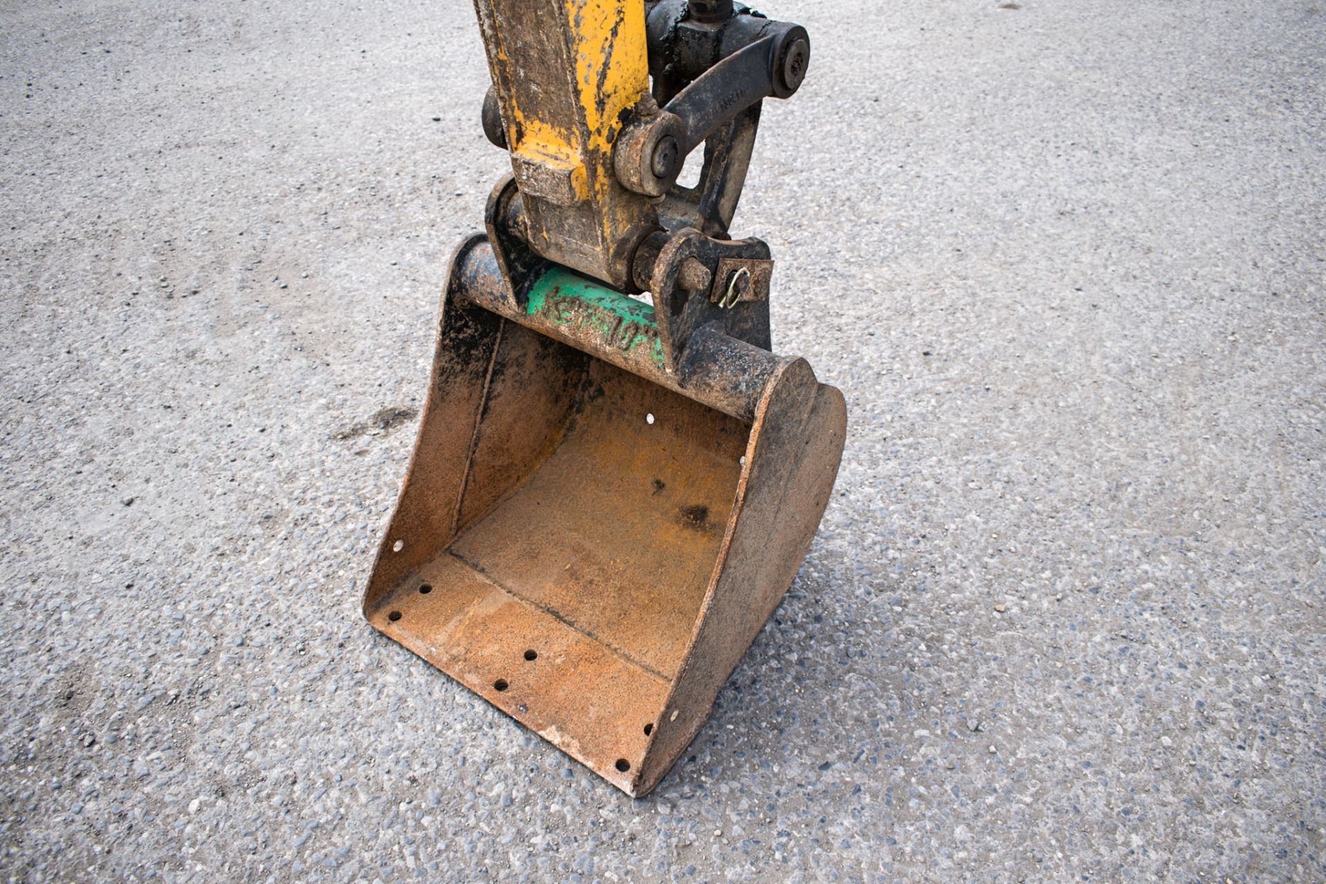 JCB 8030 3 tonne rubber tracked mini excavator Year: 2013 S/N: 2021848 Recorded Hours: 1987 blade, - Bild 9 aus 12