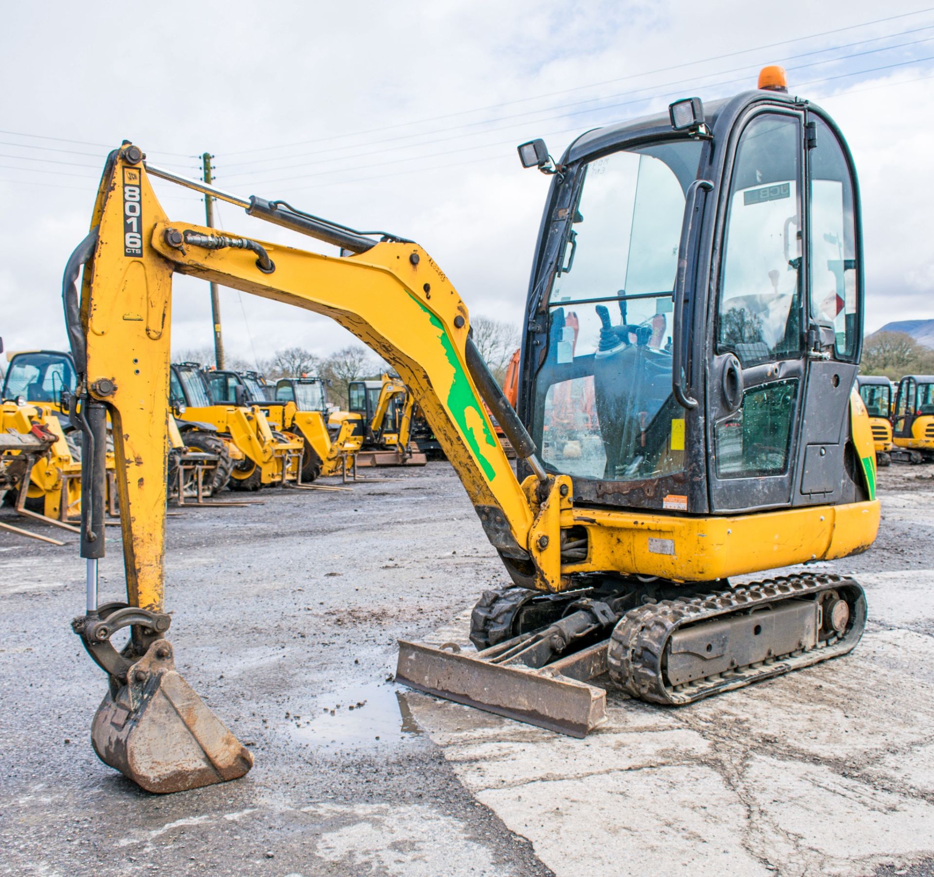 JCB 801.6 CTS 1.5 tonne rubber tracked mini excavator Year: 2013 S/N: 20171389 Recorded Hours: