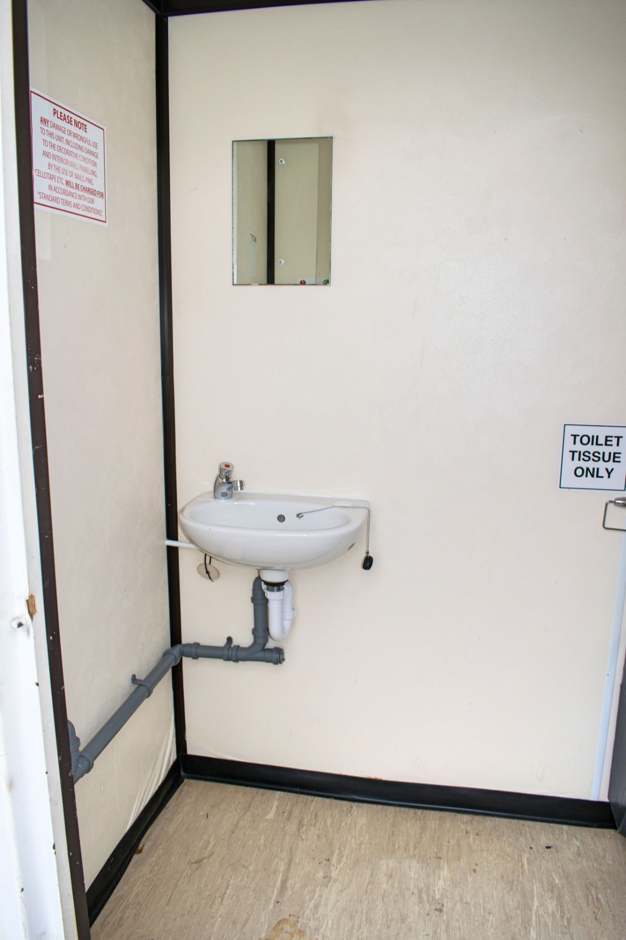 21 ft x 9 ft steel anti vandal welfare unit Comprising of: canteen, toilet & generator room c/w - Image 6 of 11