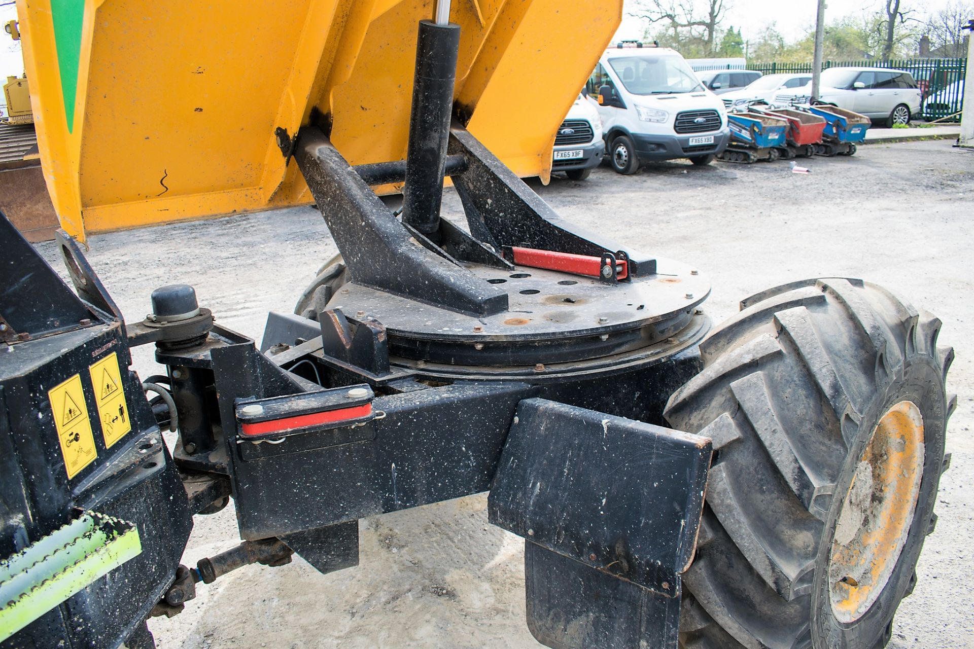 JCB 6 tonne swivel skip dumper Year: 2015 S/N: 7343 Recorded Hours: 632 A667114 - Image 12 of 14