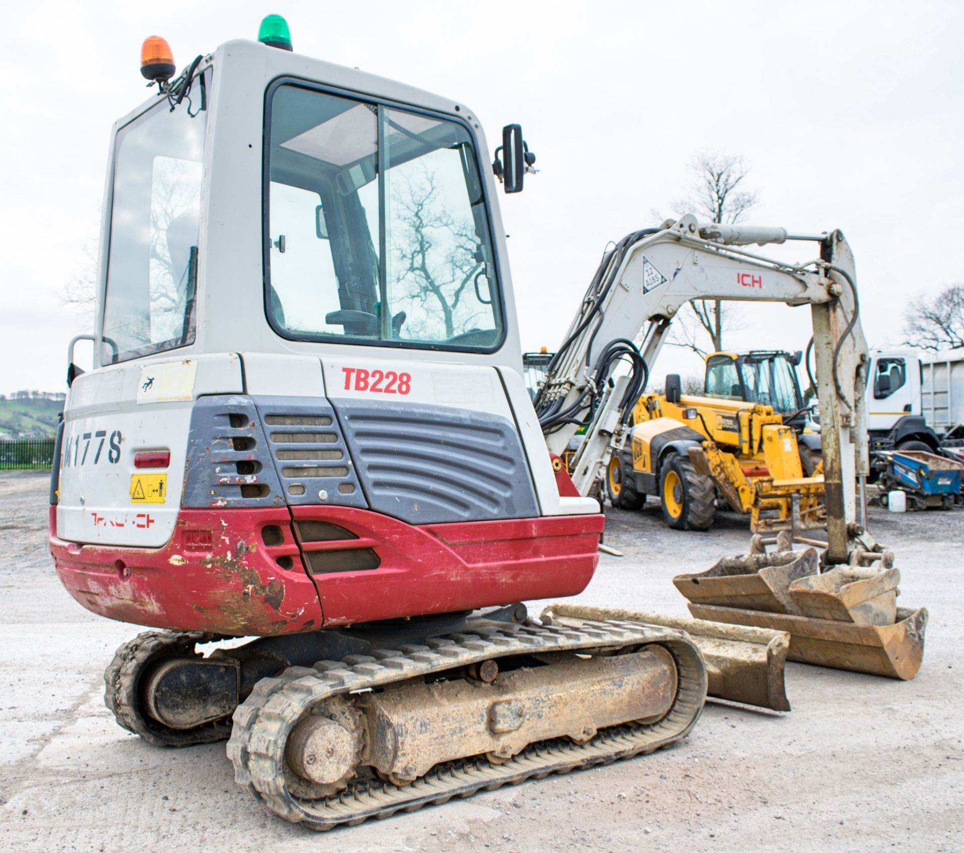 Takeuchi TB228 2.8 tonne rubber tracked mini excavator Year: 2014 S/N: 122803361 Recorded Hours: - Image 4 of 12