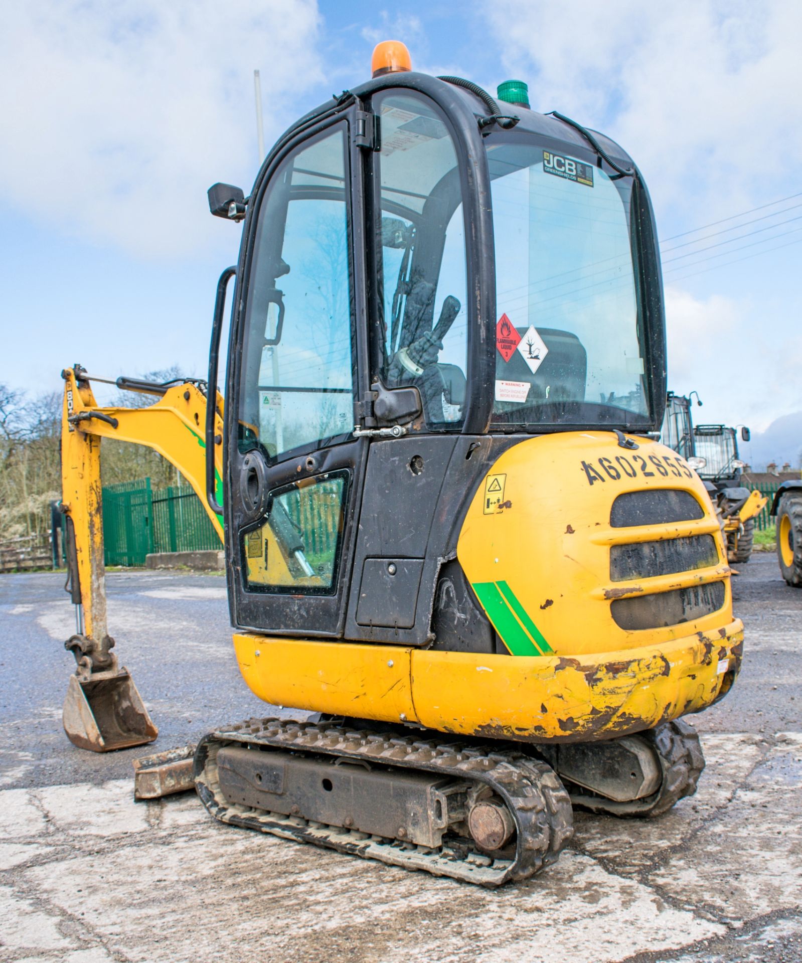 JCB 801.6 CTS 1.5 tonne rubber tracked mini excavator Year: 2013 S/N: 20171389 Recorded Hours: - Image 3 of 12