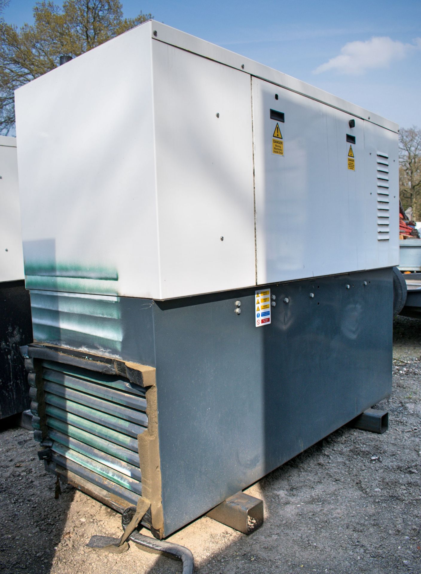 Harrington 20 kva diesel driven generator Year: 2008 S/N: 53388/4 - Image 2 of 4