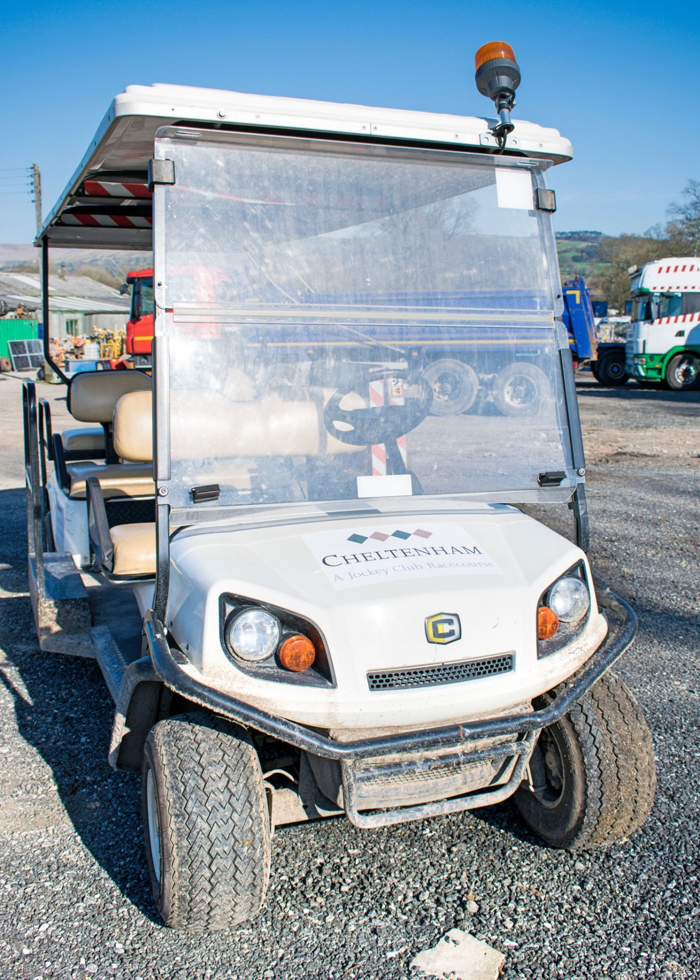 Cushman 6 seat & wheelchair petrol driven golf buggy Year: 2012 S/N: 2810404 Recorded Hours: 0163 - Image 5 of 8