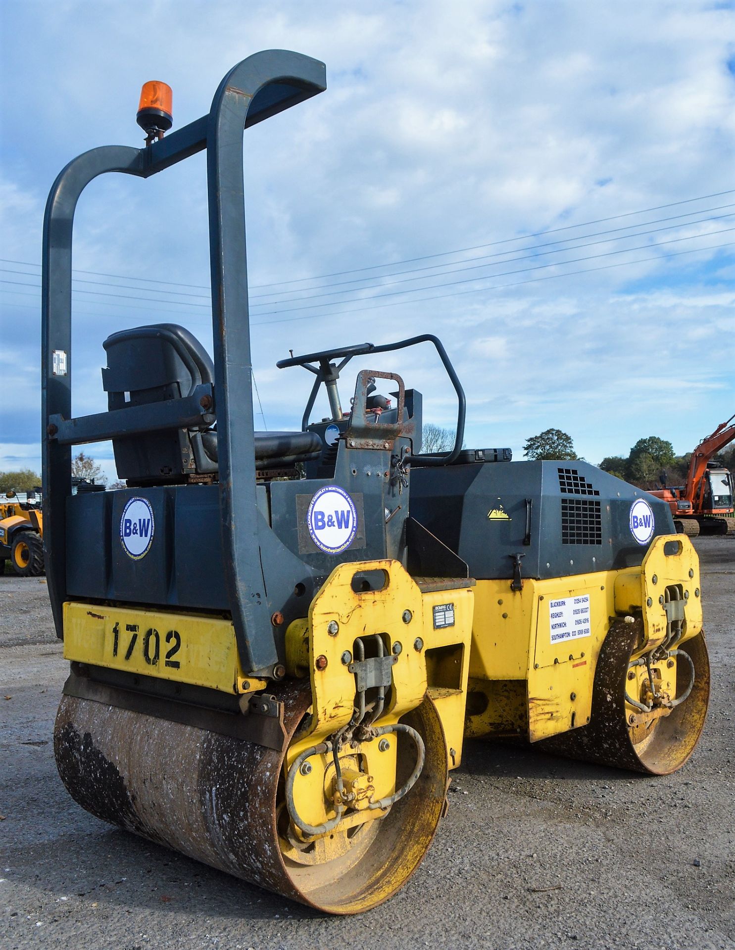 Bomag BW120 AD-3 double drum ride on roller Year: 2004 S/N: 519815 Recorded Hours: Not displayed ( - Image 4 of 8