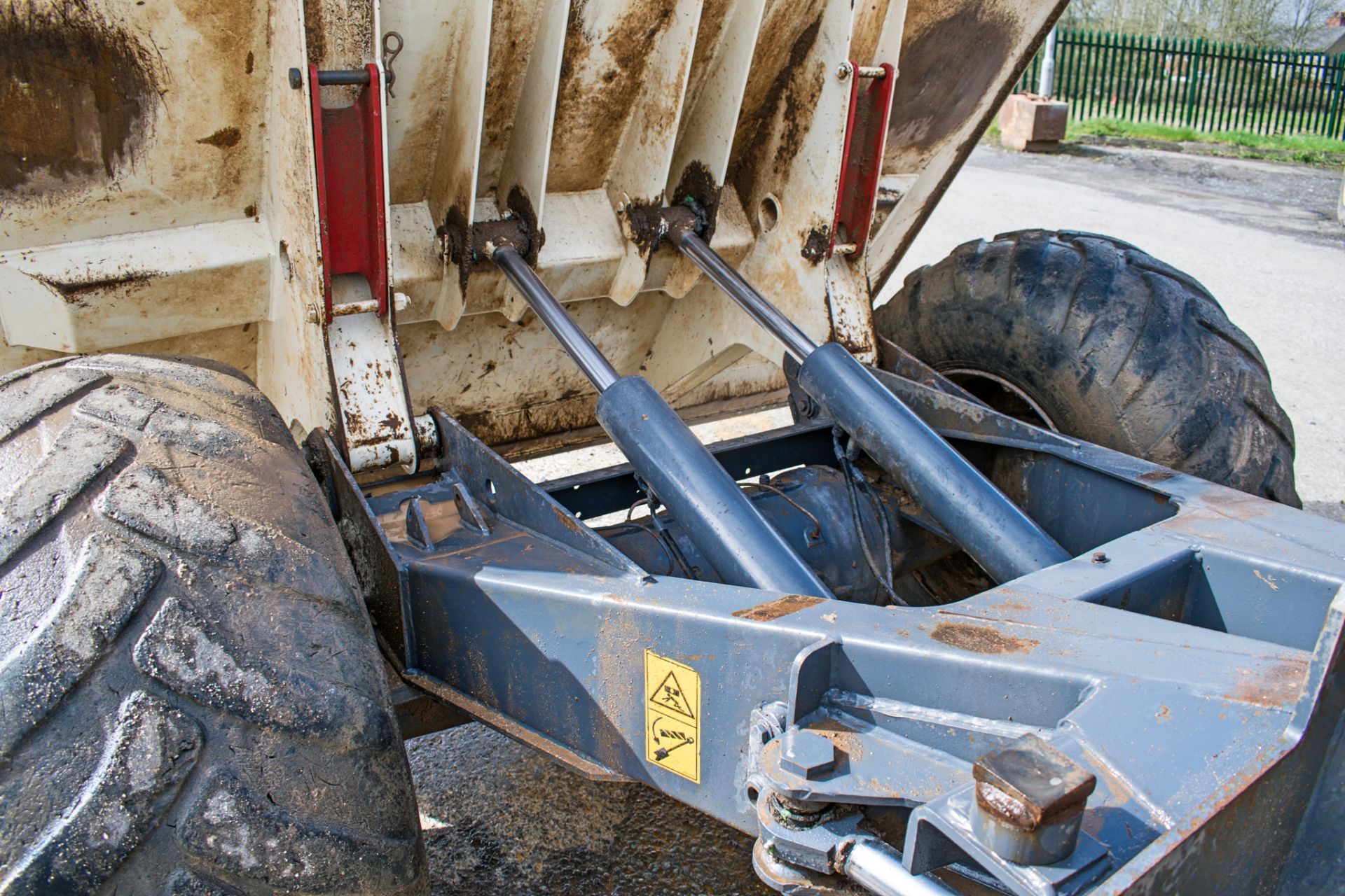 Benford Terex PT1000 10 tonne straight skip dumper Year: 2007 S/N: E702MM083 Recorded Hours: Not - Image 12 of 14