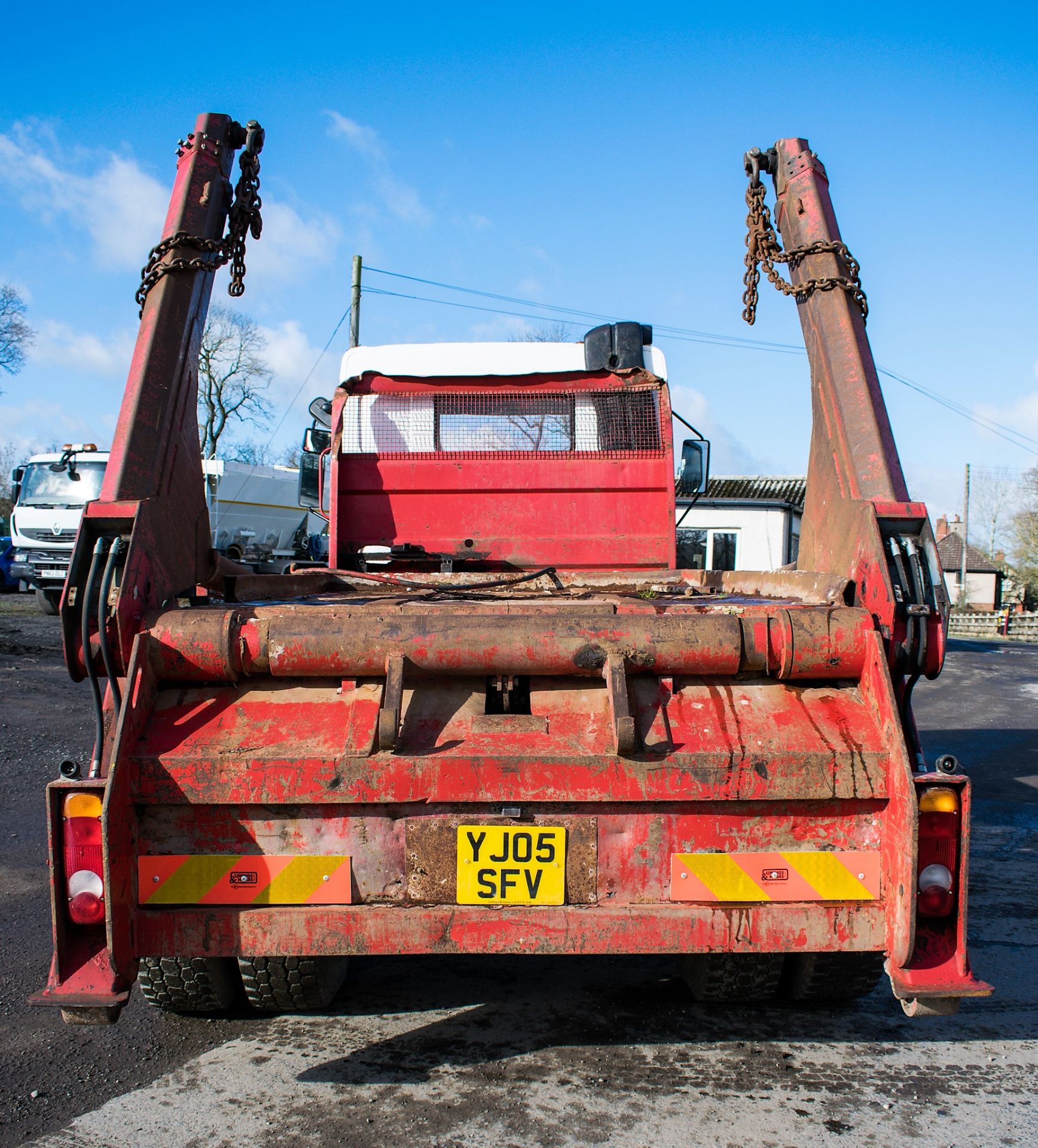 DAF LF55.220 18 tonne skip lorry Registration Number: YJ05 SFV Date of Registration: 01/05/2005 - Image 6 of 9