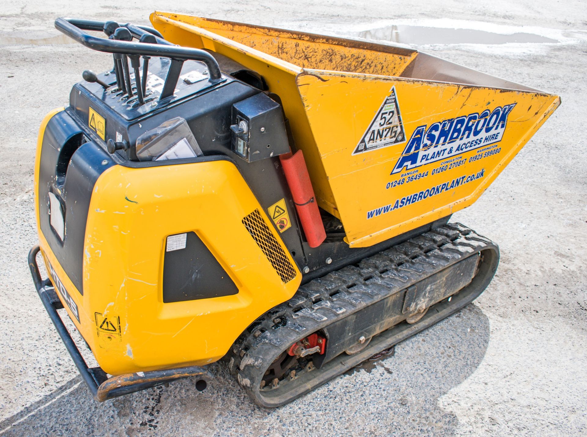 JCB HTD-5 diesel driven rubber tracked Hi-Tip pedestrian dumper Year: 2016 S/N: 1902 - Image 4 of 12