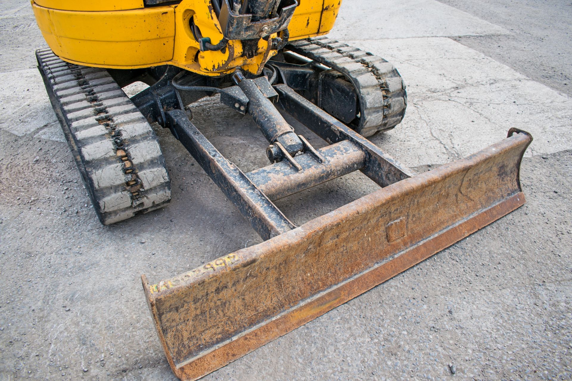 JCB 8030 3 tonne rubber tracked mini excavator Year: 2013 S/N: 2021848 Recorded Hours: 1987 blade, - Image 10 of 12