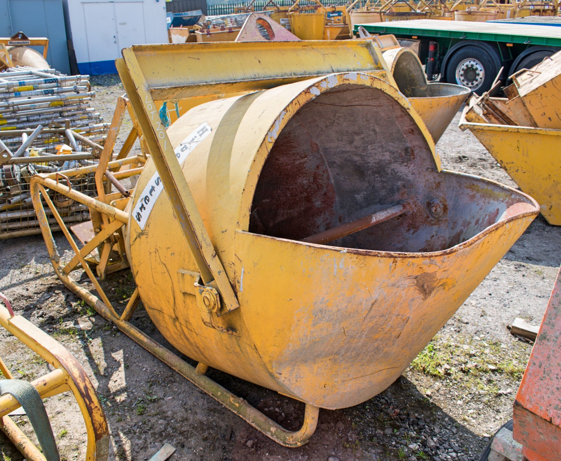 1000 kg concrete chute/skip