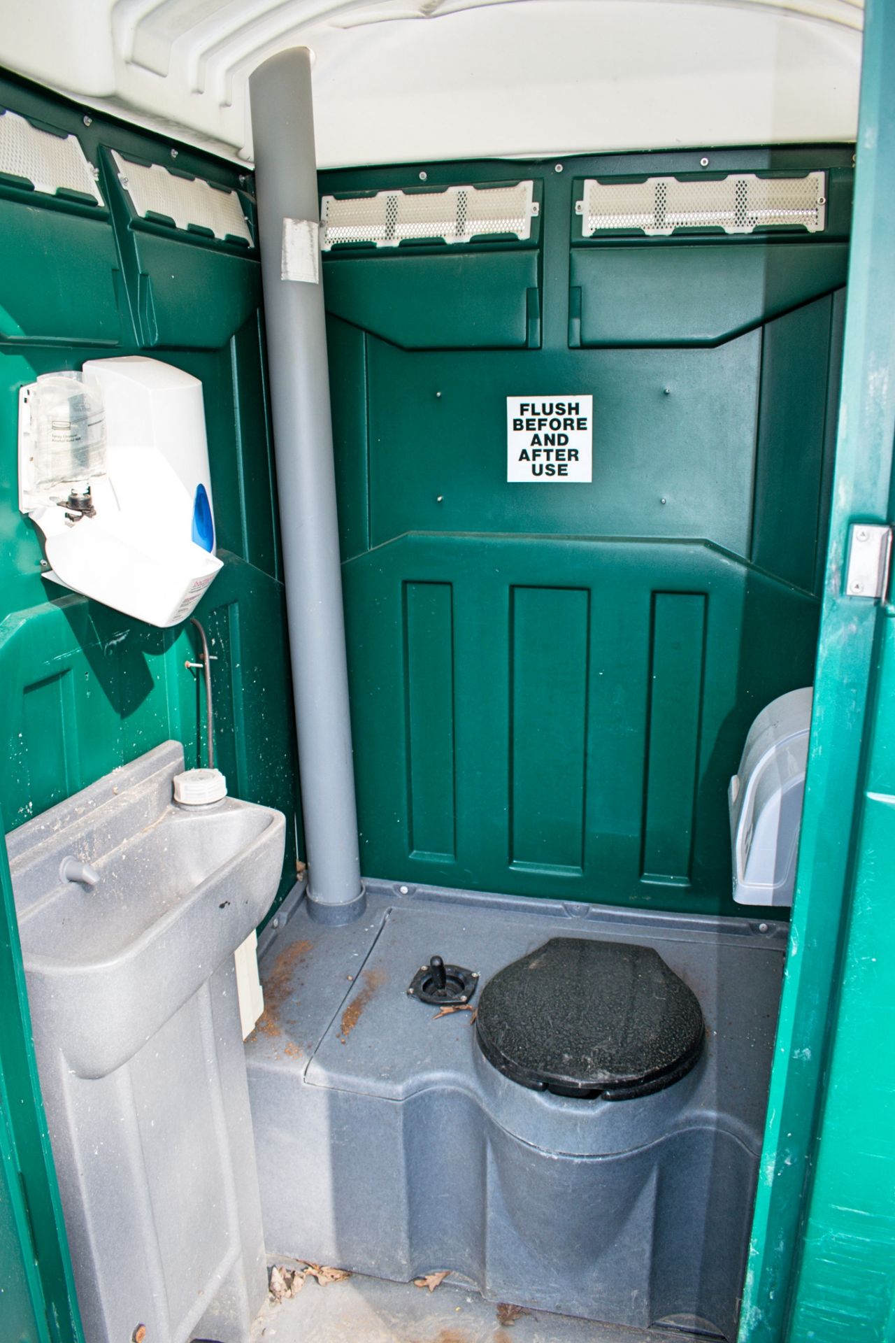 Plastic site toilet - Image 2 of 2