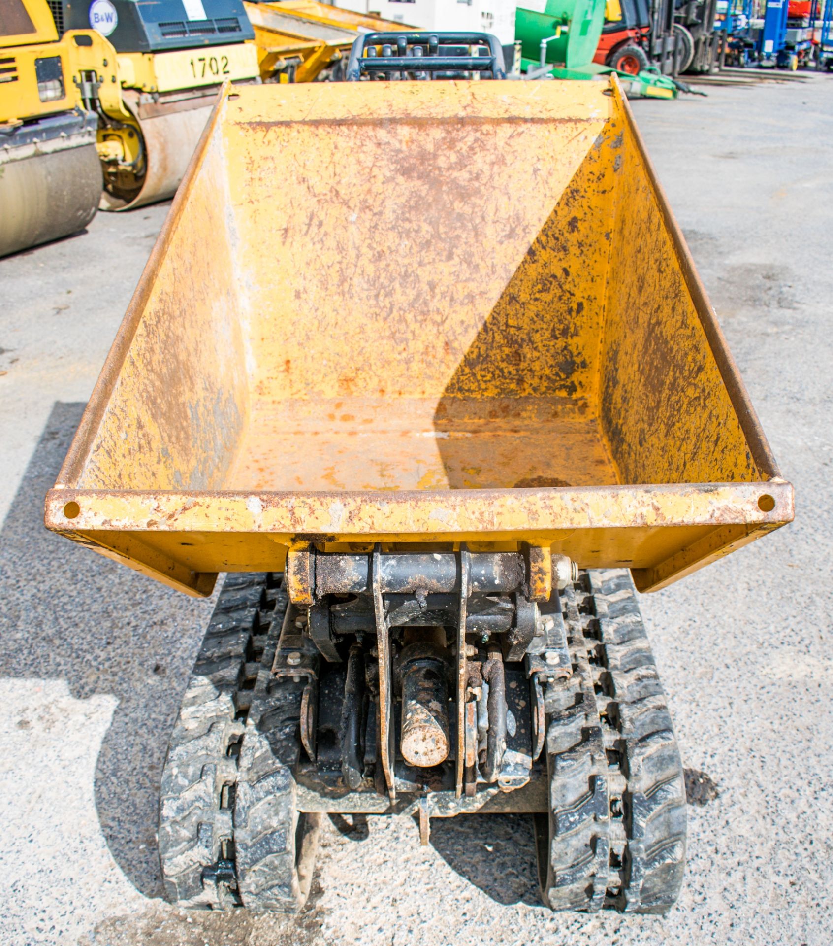 JCB HTD-5 diesel driven rubber tracked Hi-Tip pedestrian dumper Year: 2016 S/N: 1902 - Image 5 of 12