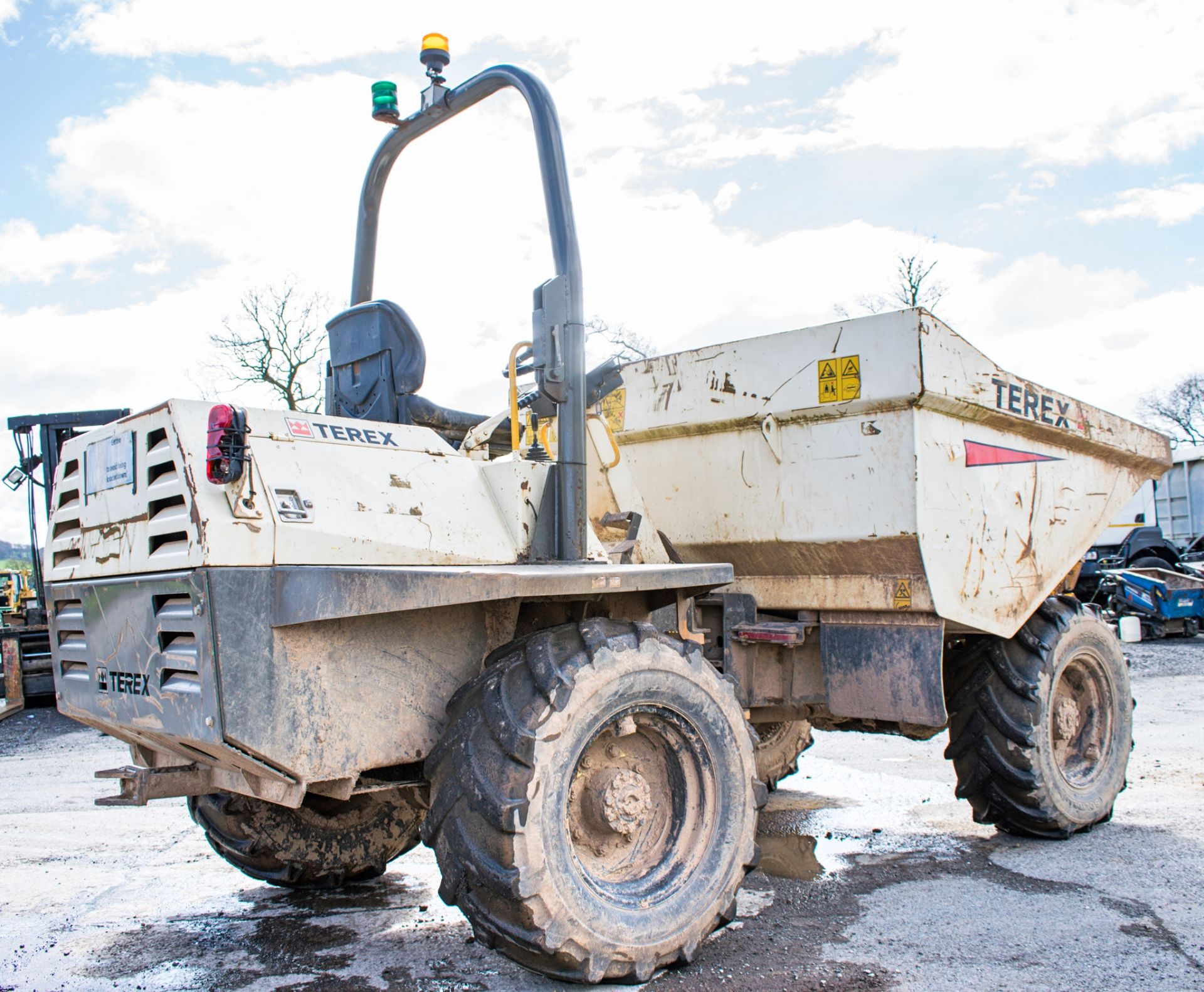 Benford Terex 6 tonne straight skip dumper Year: 2007 S/N: E709FW440 Recorded Hours: Not - Image 4 of 14