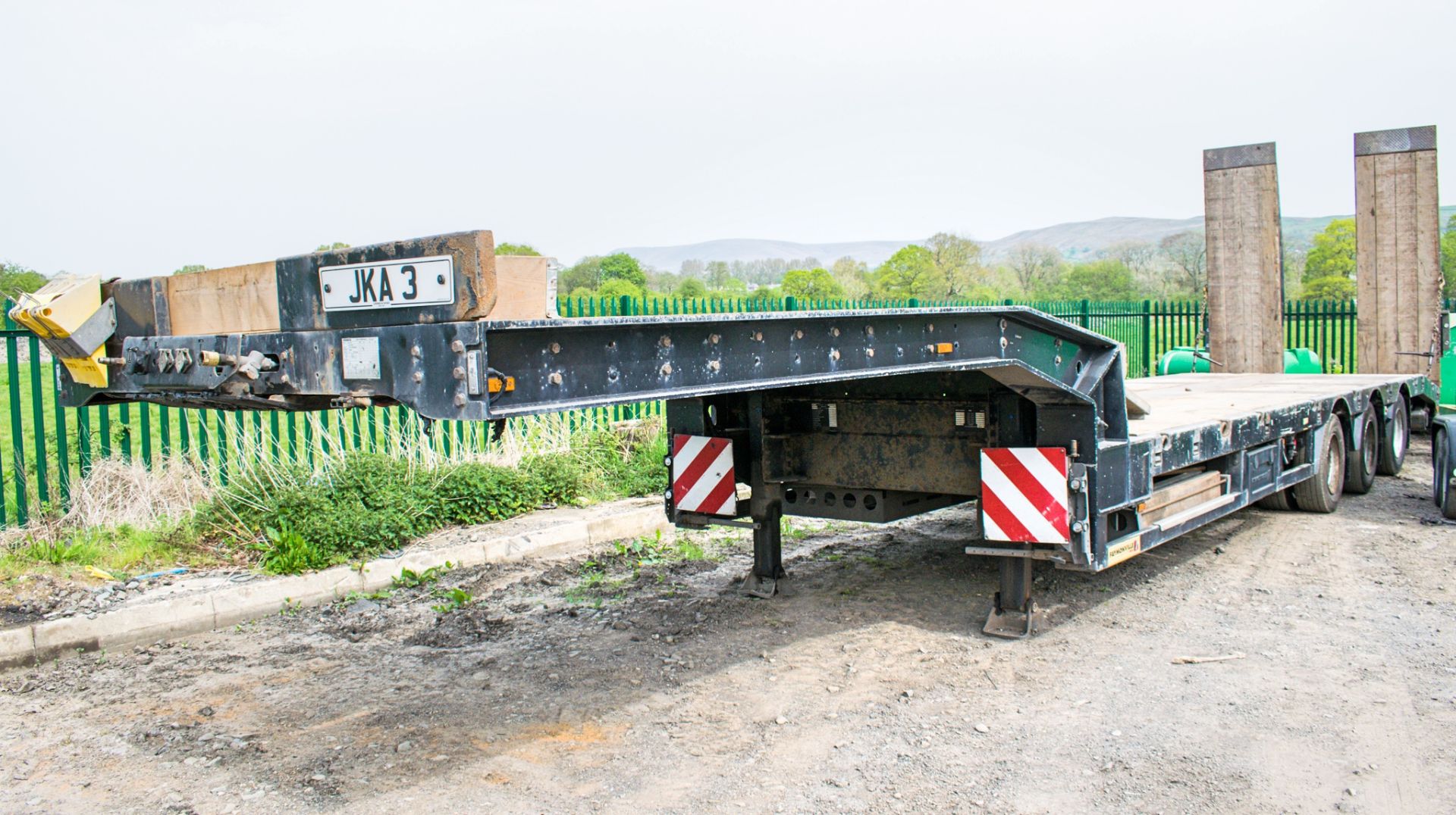 Faymonville STN-3U 13.6 metre tri axle low loader trailer Year: 2010 S/N: 9291