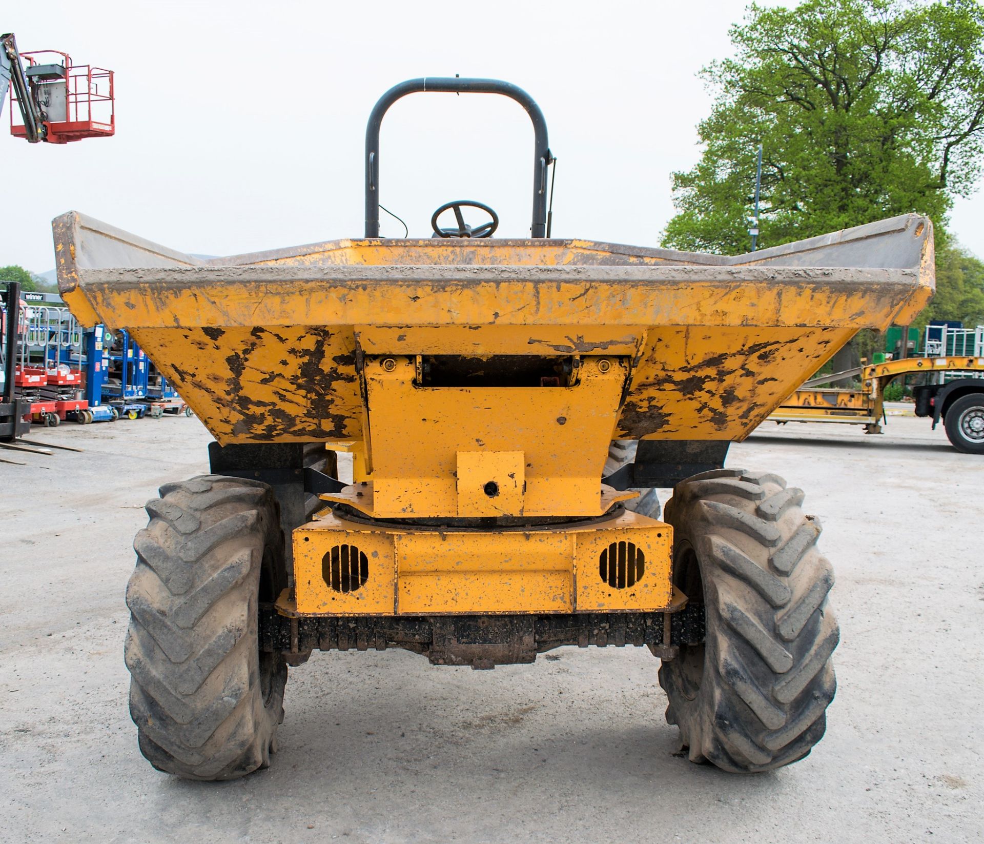 Thwaites 6 tonne swivel skip dumper Year: 2011 S/N: 105C0570 Recorded Hours: 1380 501032 - Image 5 of 13