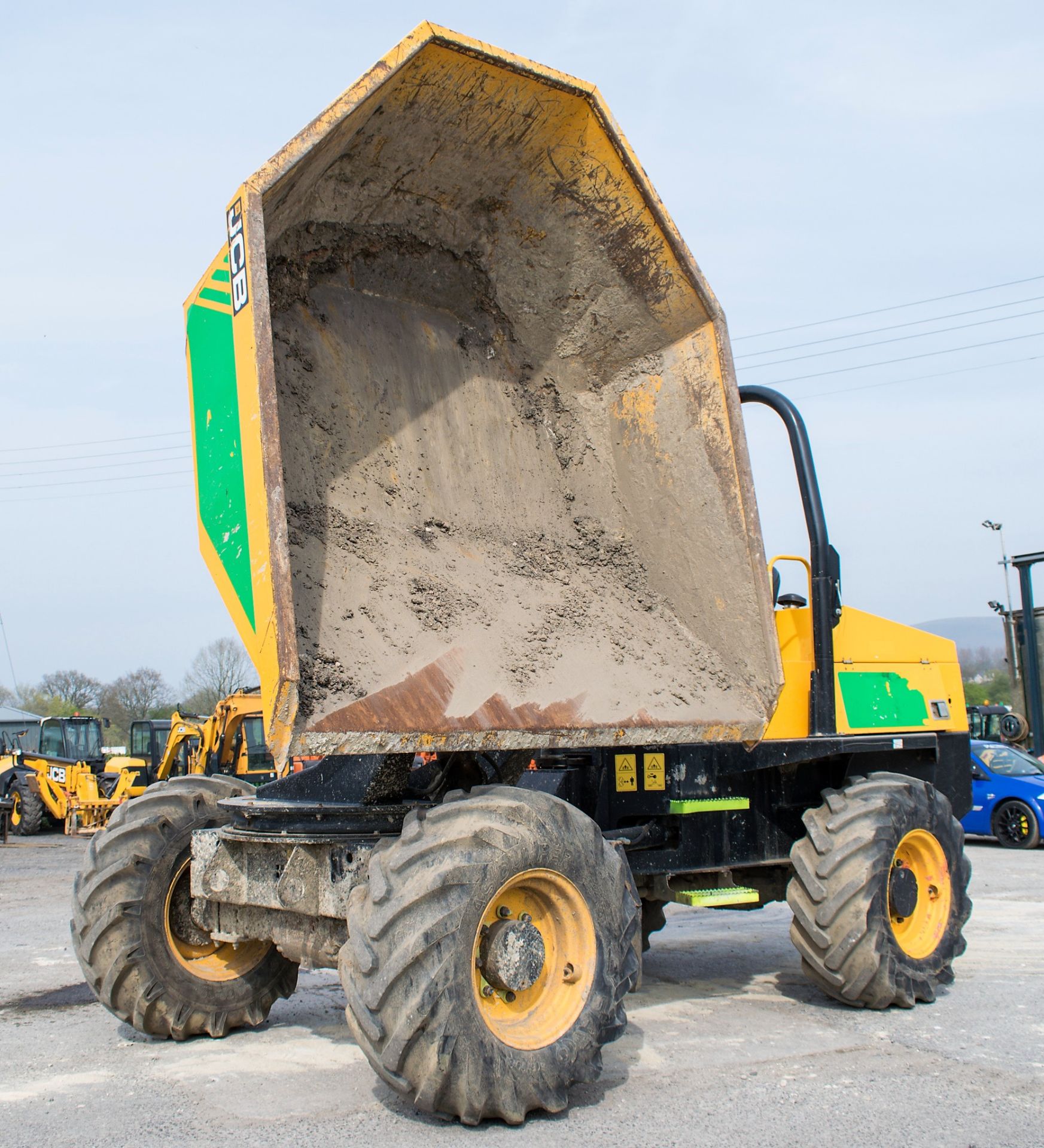 JCB 6 tonne swivel skip dumper Year: 2015 S/N: 7343 Recorded Hours: 632 A667114 - Image 11 of 14