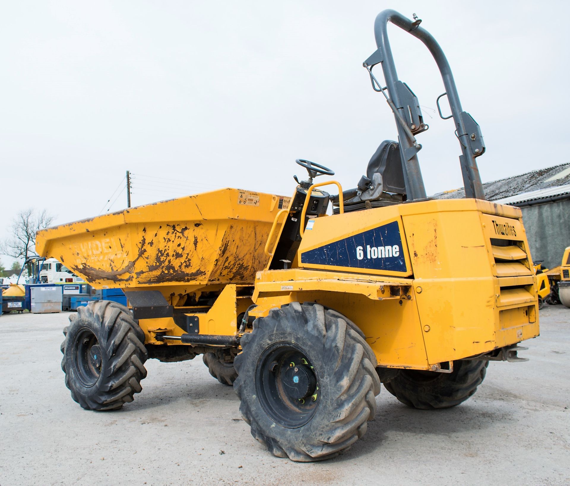 Thwaites 6 tonne swivel skip dumper Year: 2011 S/N: 105C0570 Recorded Hours: 1380 501032 - Image 3 of 13