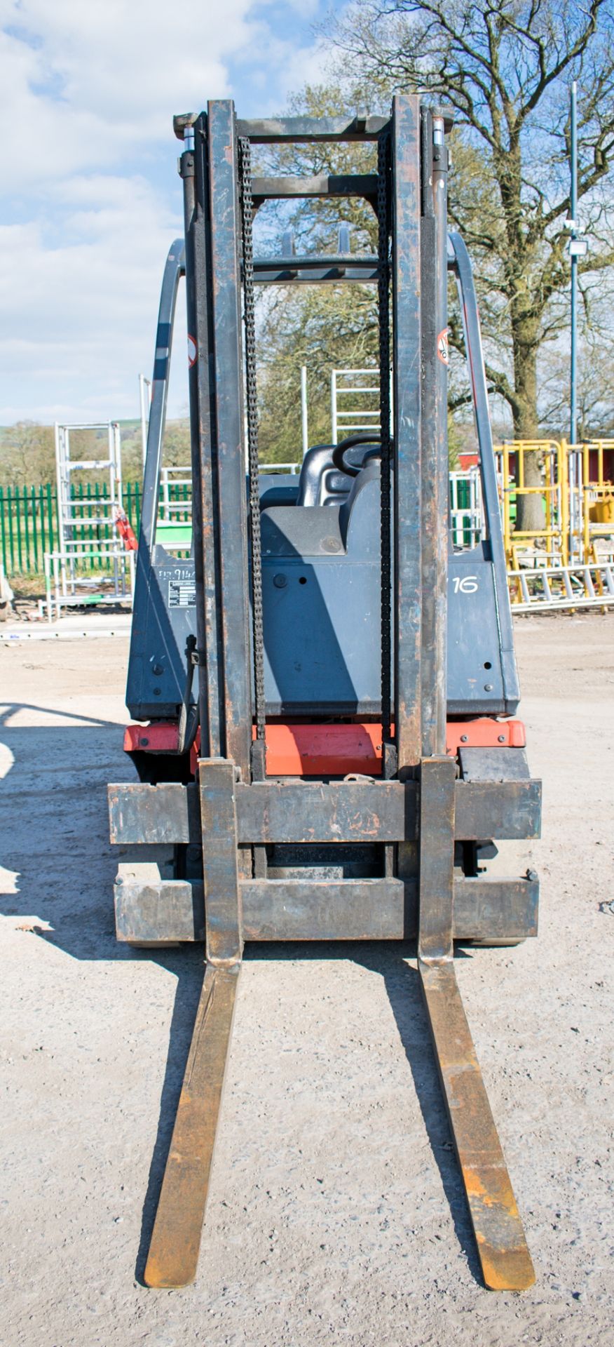 Lansing Linde H16D diesel driven fork lift truck Year: 1996 S/N: 7016 Recorded Hours: 4569 ** No VAT - Image 5 of 8