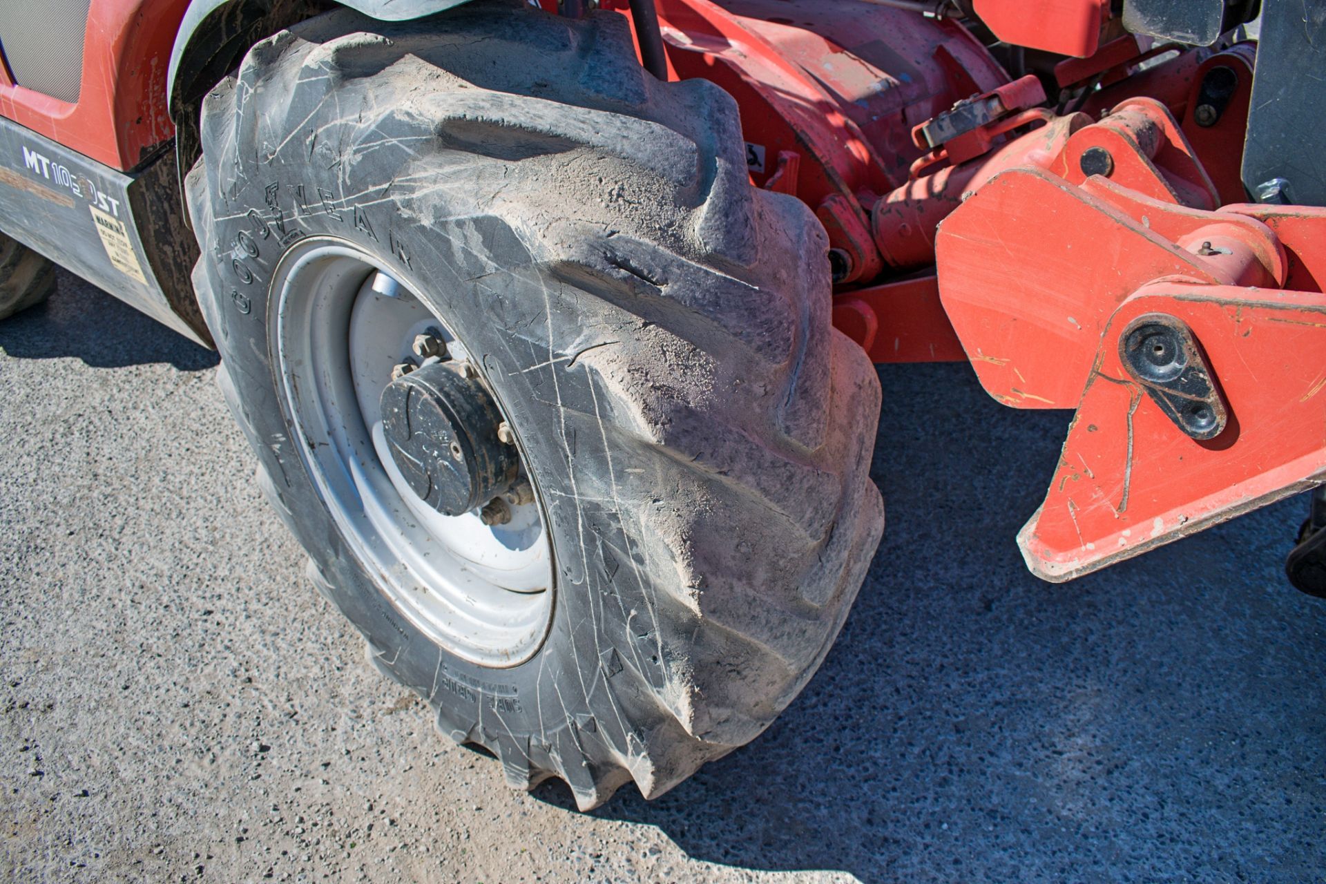 Manitou MT1030ST 10 metre telescopic handler Year: 2011 S/N: 594659 Recorded Hours: 3679 c/w side - Image 7 of 13