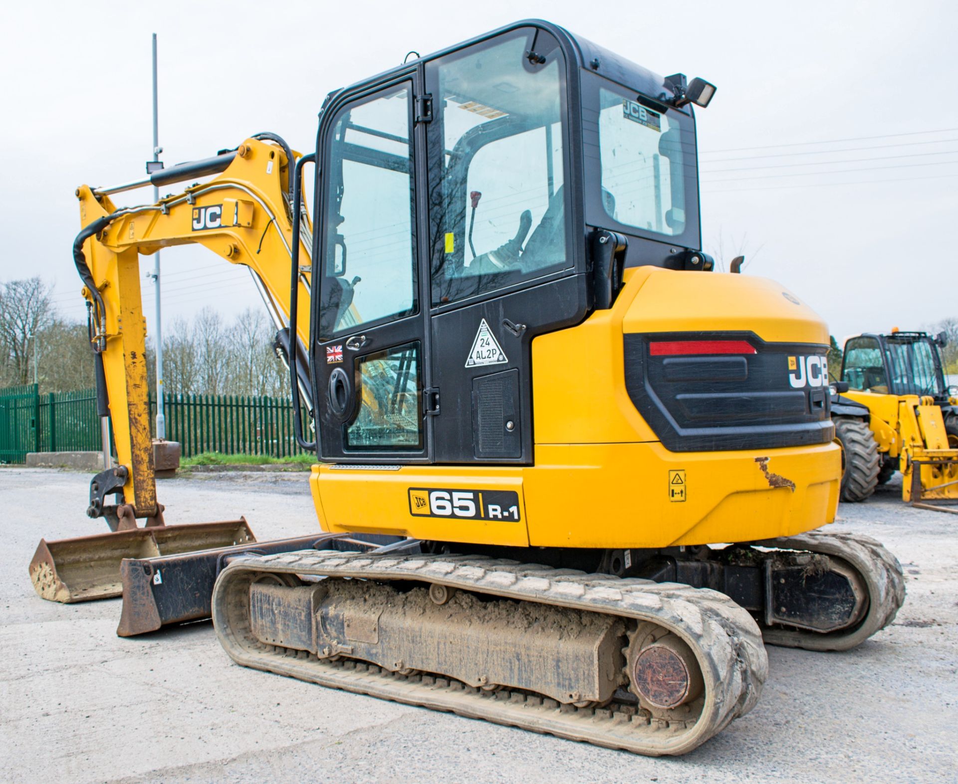 JCB 65R-1 6.5 tonne rubber tracked excavator Year: 2015 S/N: 1913919 Recorded Hours: 1886 blade, - Image 3 of 12