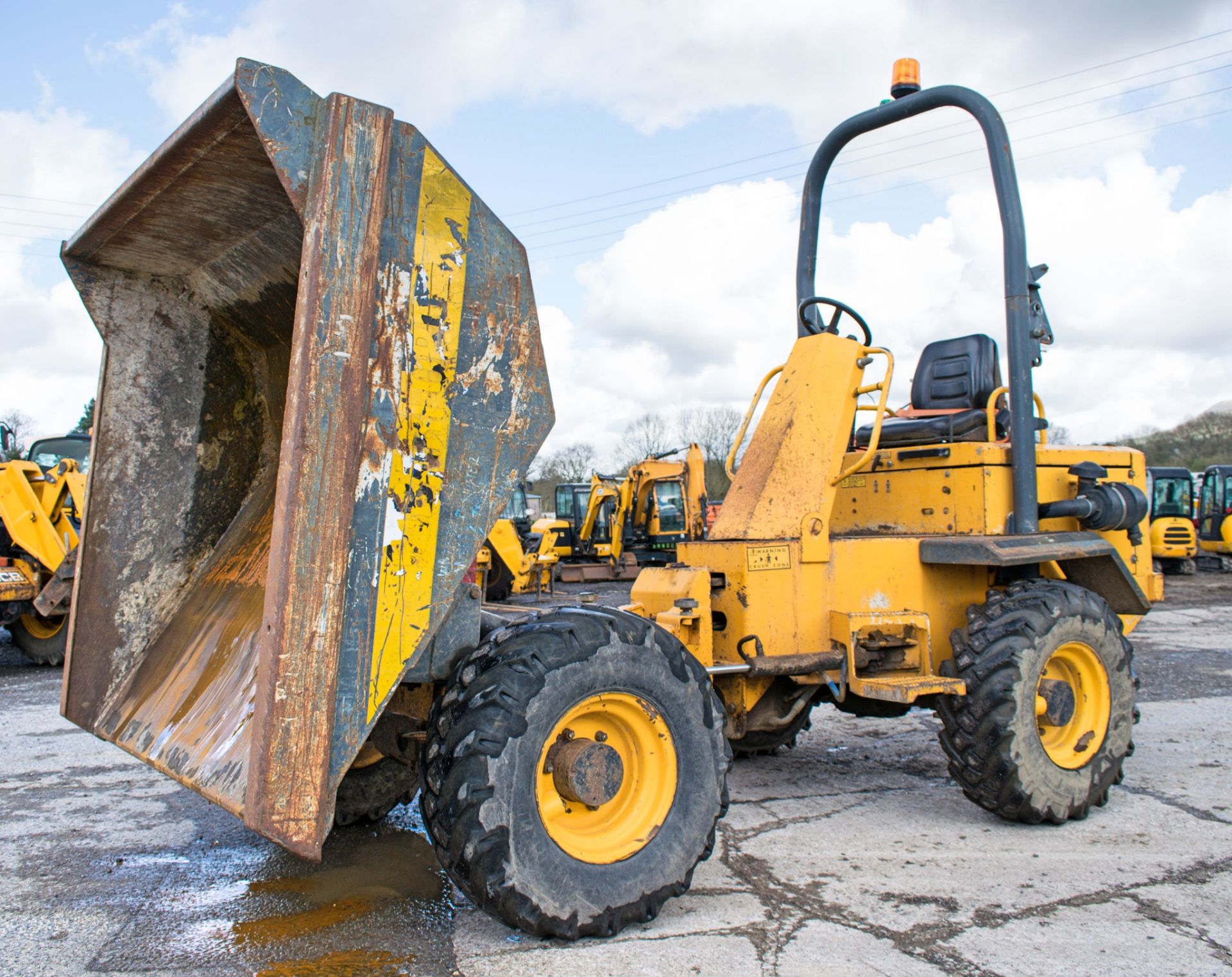 Barford SX3000 Hydro 3 tonne straight skip dumper Year: 2007 S/N: SBVE0845 Recorded Hours: 2130 - Image 11 of 13