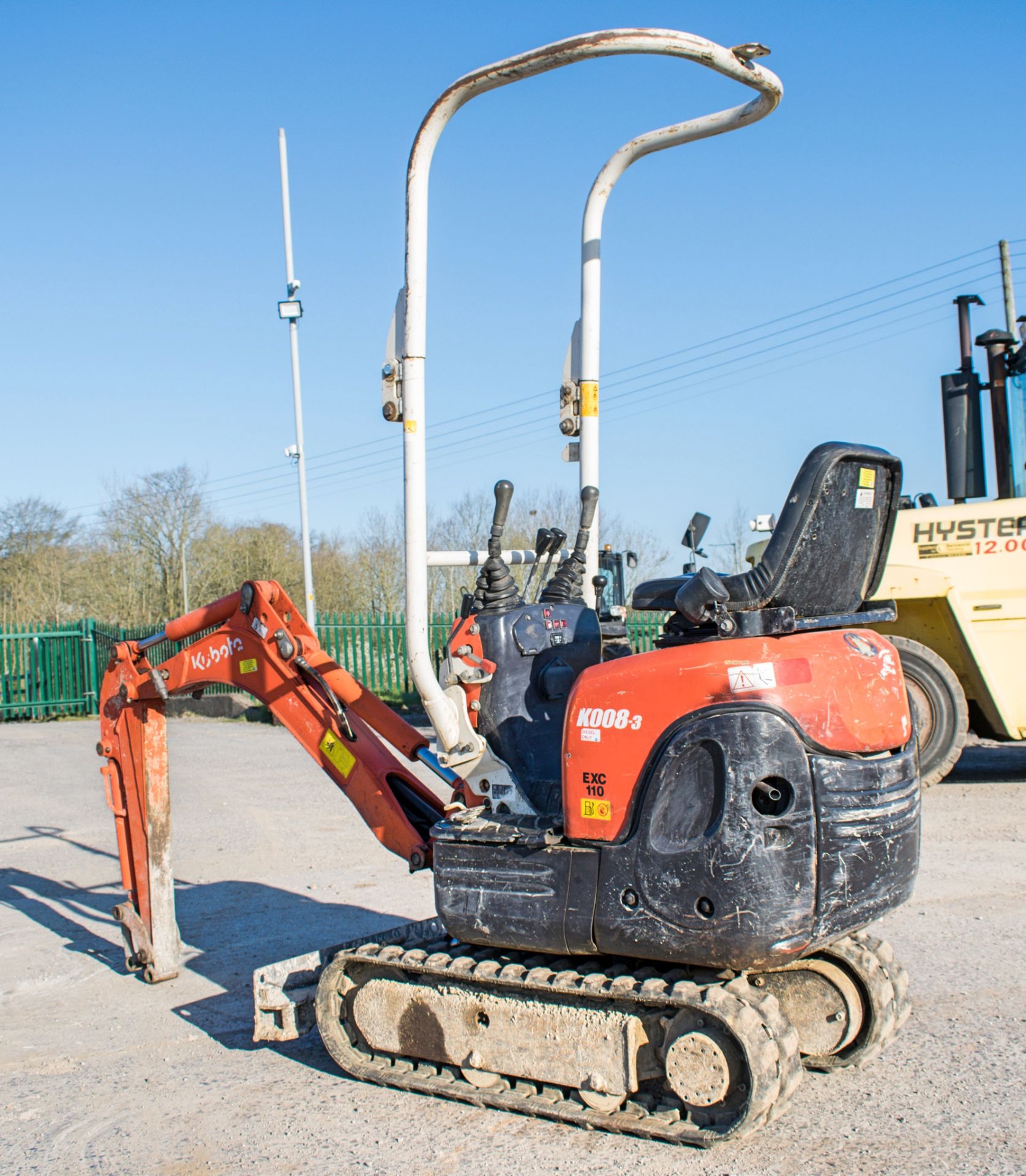 Kubota K008-3 0.8 tonne rubber tracked micro excavator Year: 2011 S/N: 22365 Recorded Hours: 2483 - Image 3 of 12