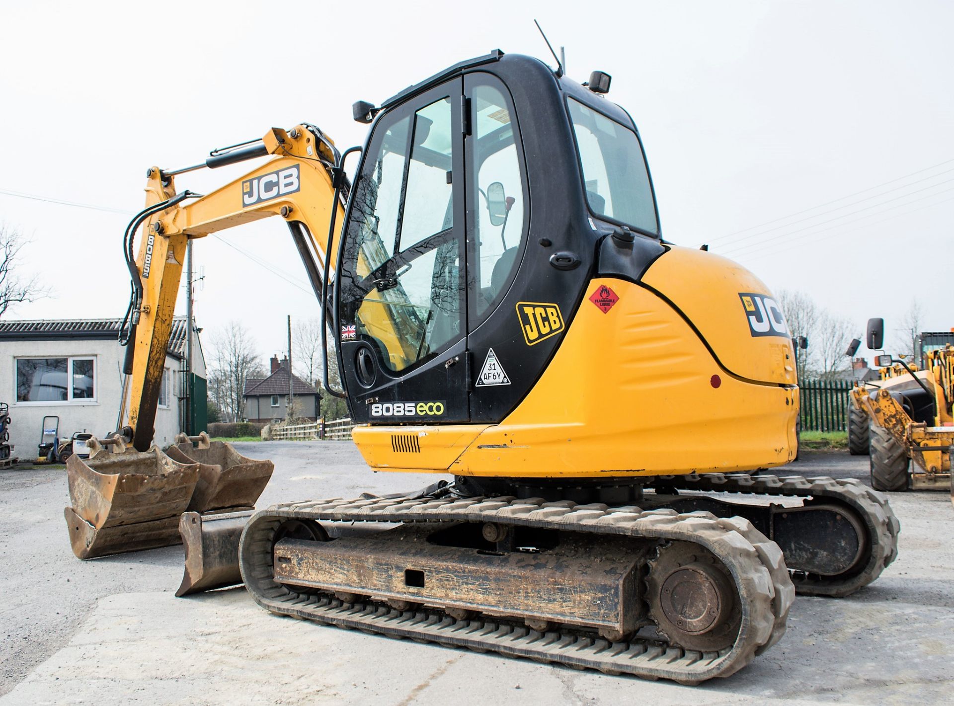 JCB 8085 8.5 tonne zero tail swing rubber tracked excavator Year: 2012 S/N: 1072563 Recorded - Image 3 of 13