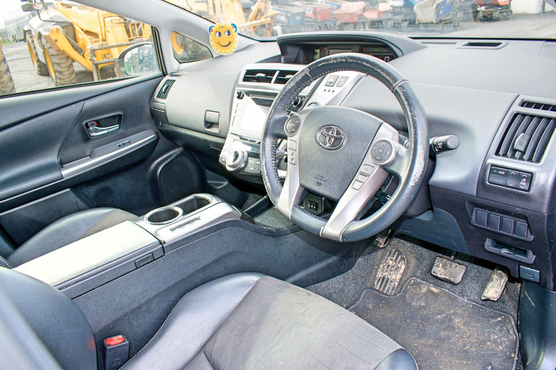 Toyota Prius Icon CVT Hybrid 5 door hatchback car Registration Number: LO66 BGF Date of - Bild 7 aus 13