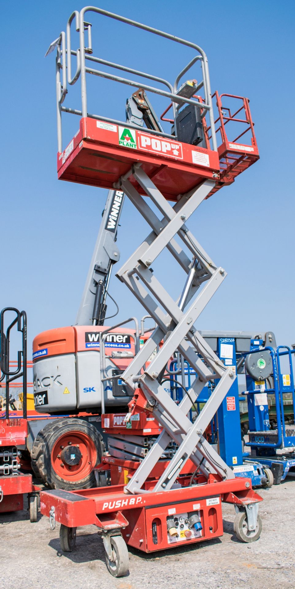 Push 8 Pro battery electric scissor lift Year: 2013 460 - Image 5 of 5