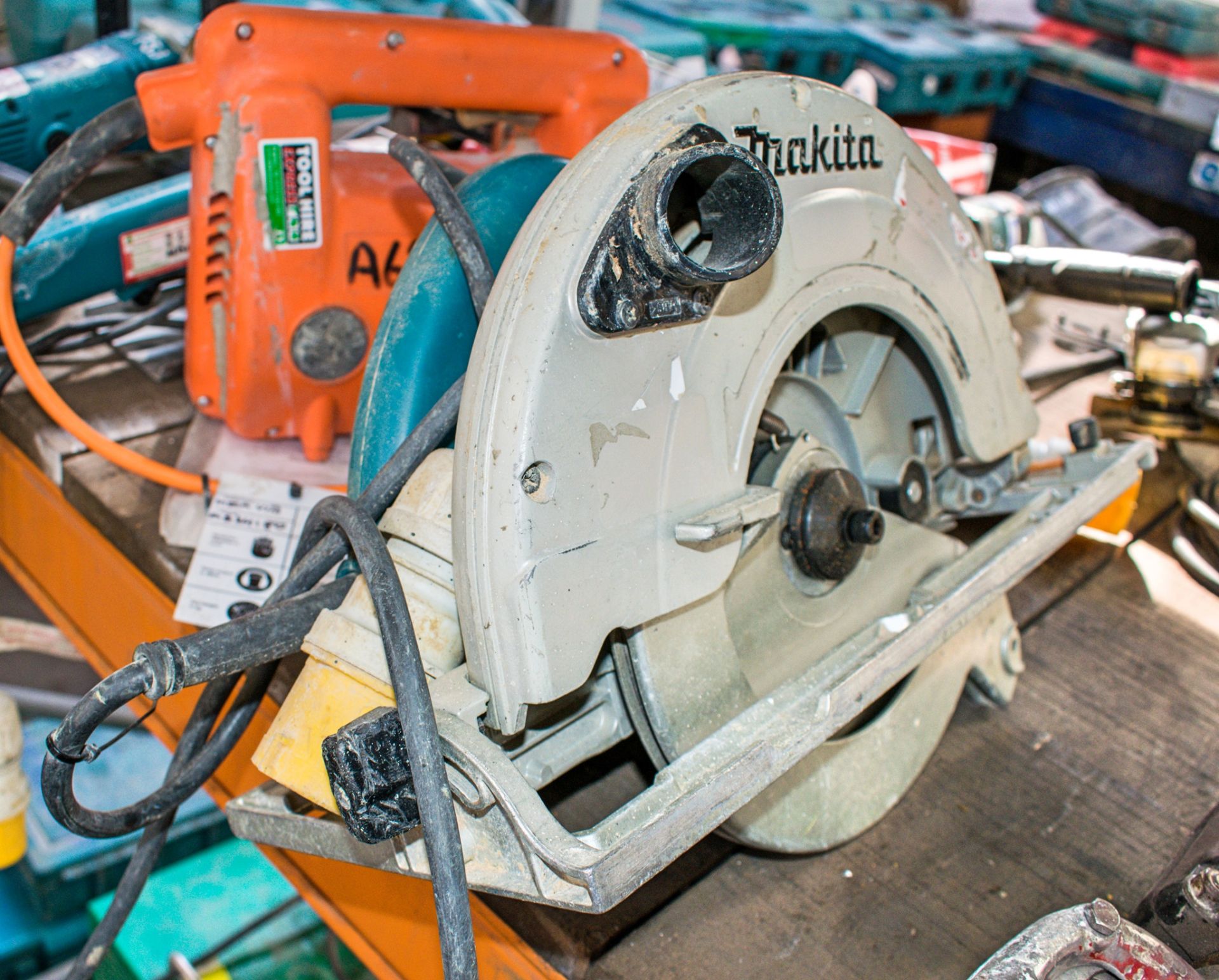 Makita 110v circular saw AP