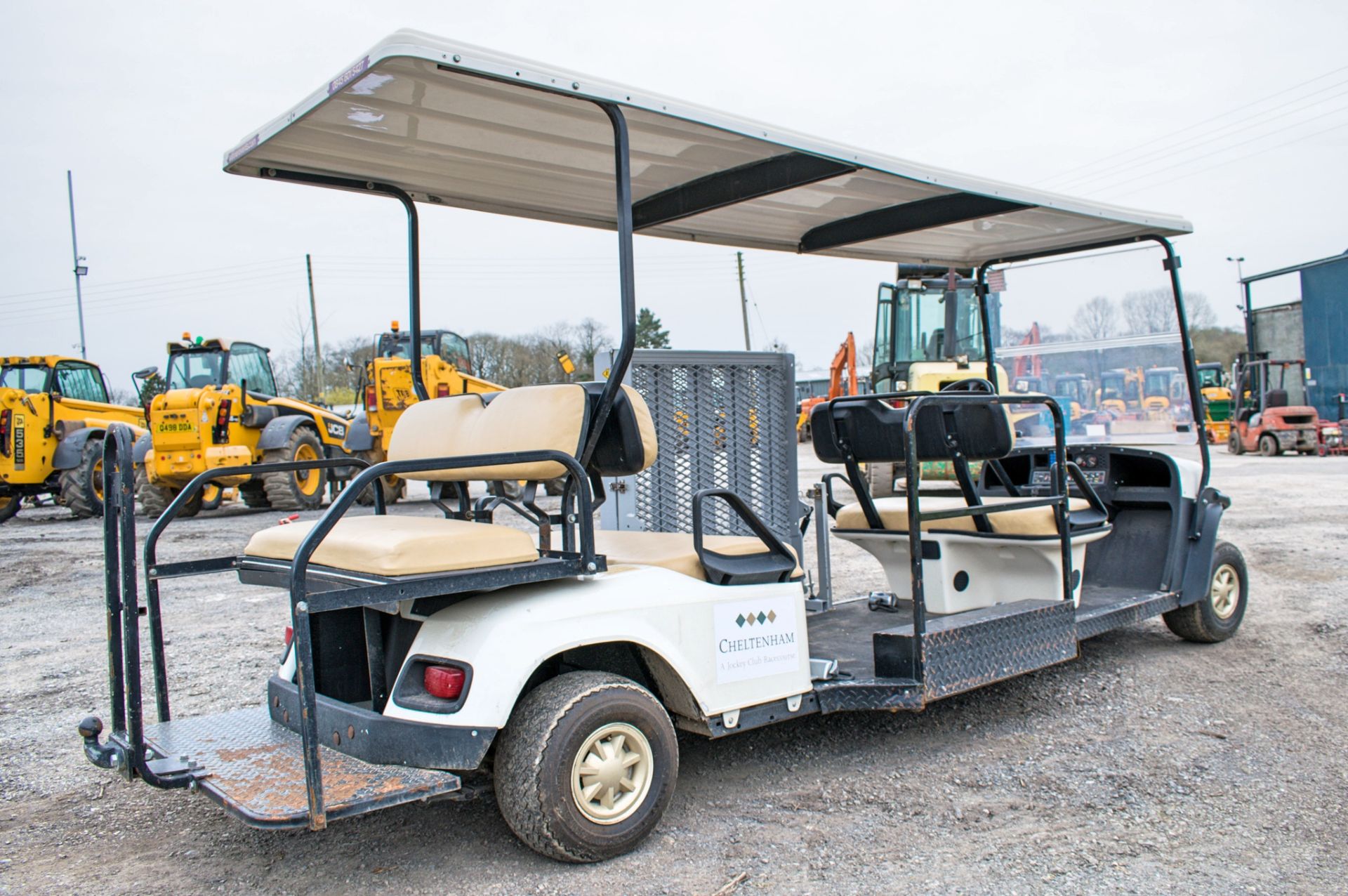 Cushman 6 seat & wheelchair petrol driven golf buggy Year: 2012 S/N: 2810582 Recorded Hours: 0060 - Bild 3 aus 10