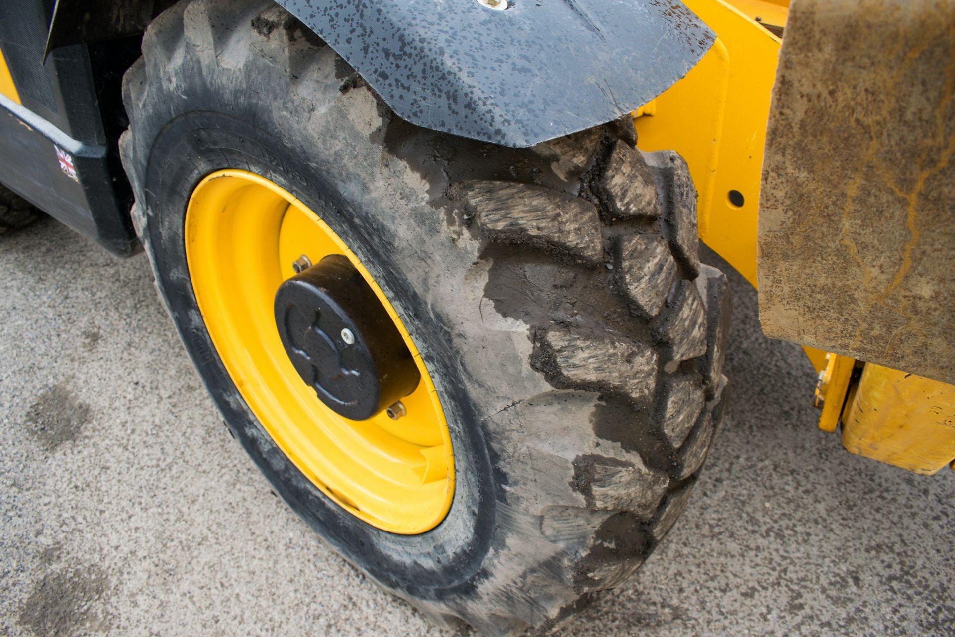 JCB 535-125 Hi-Viz 12.5 metre telescopic handler Year: 2015 S/N: 2345430 Recorded Hours: 1919 c/w - Image 9 of 14