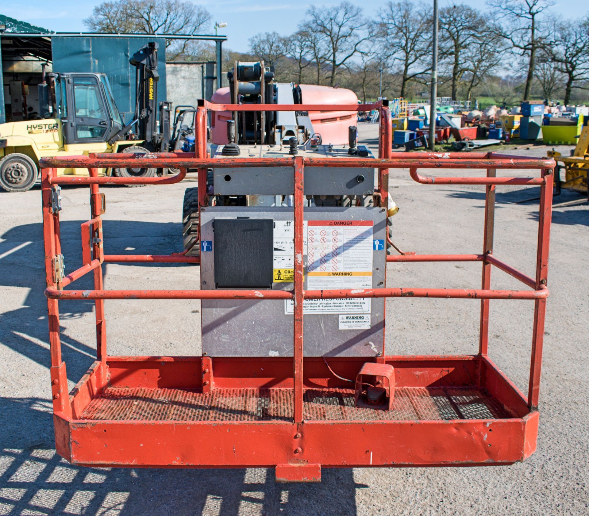 Skyjack SJ51AJ 51 ft 4x4 diesel driven articulated boom lift access platform Year: 2011 S/N: - Bild 5 aus 10