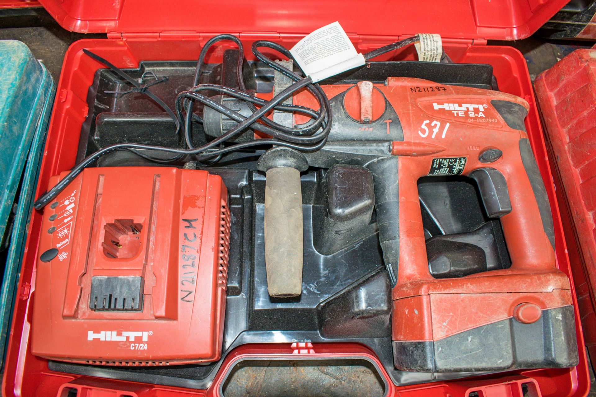 Hilti TE2-A 24v cordless SDS rotary hammer drill c/w charger, battery & carry case N211287
