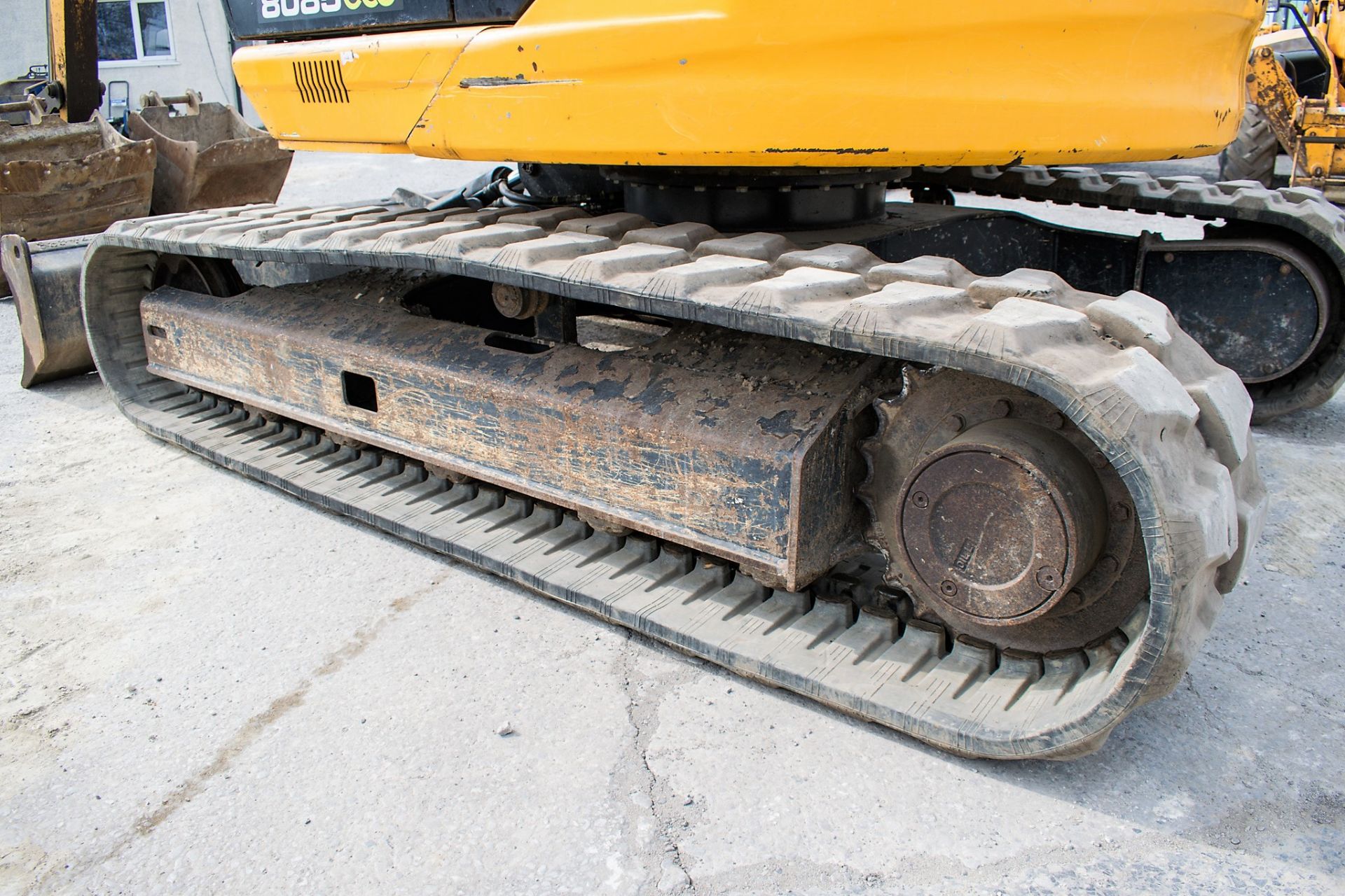 JCB 8085 8.5 tonne zero tail swing rubber tracked excavator Year: 2012 S/N: 1072563 Recorded - Image 7 of 13