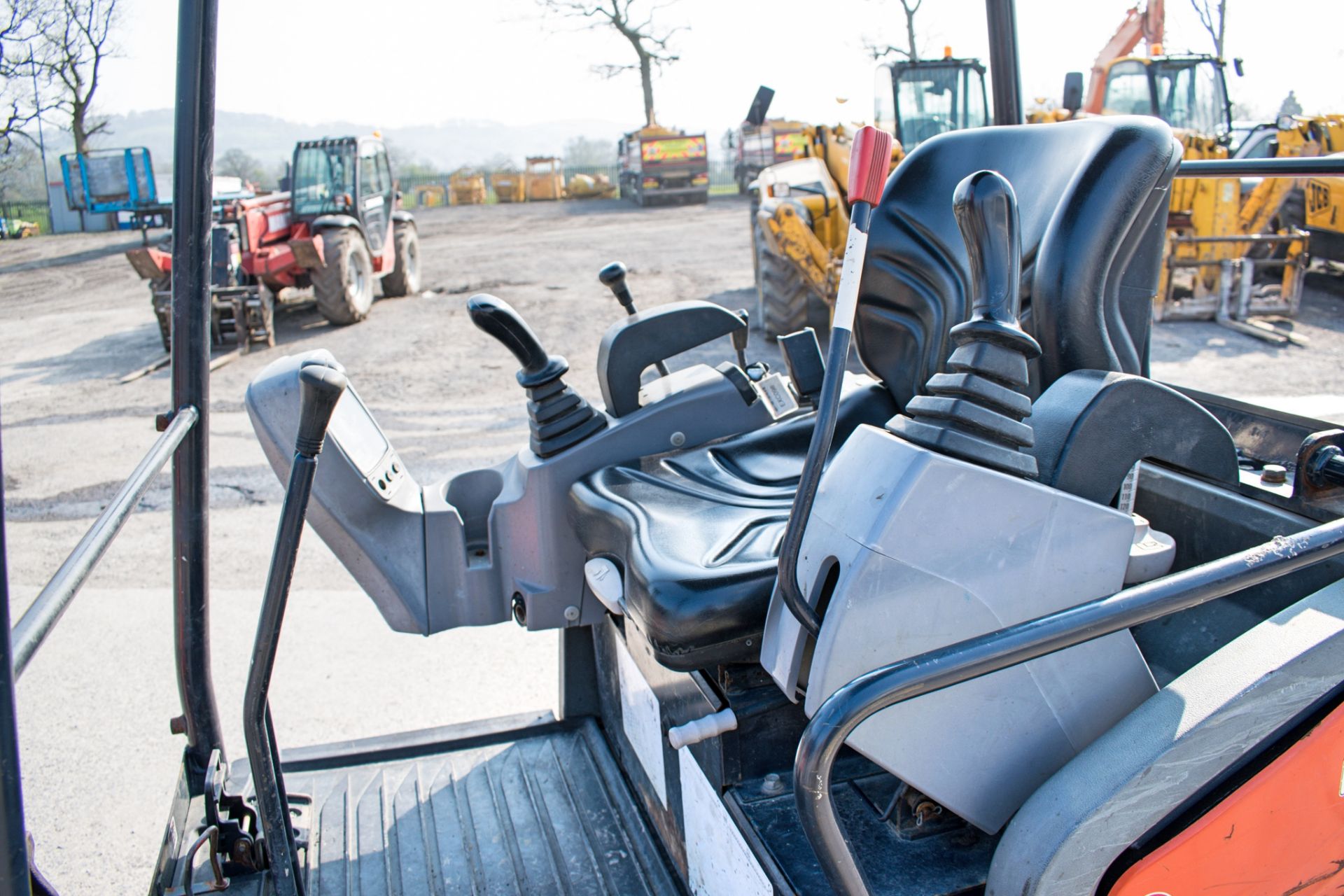 Kubota KX015.4 1.5 tonne rubber tracked excavator Year: 2011 S/N: 55648 Recorded Hours: 2722 - Image 12 of 12